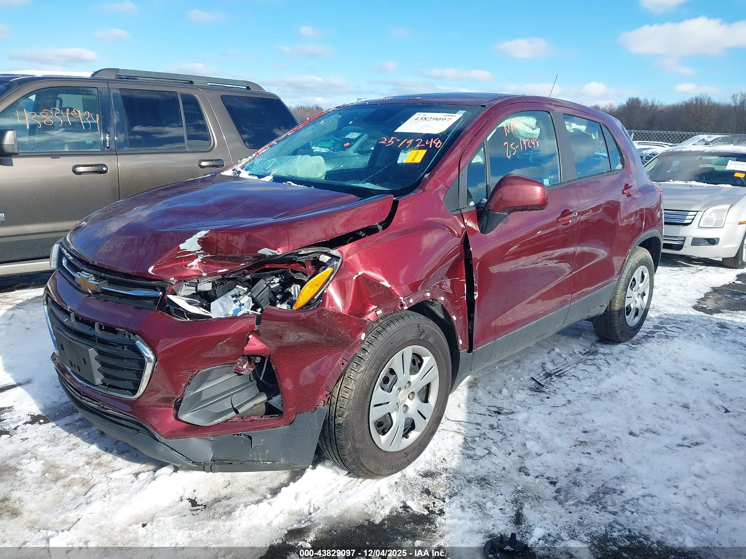 CHEVROLET TRAX image 2