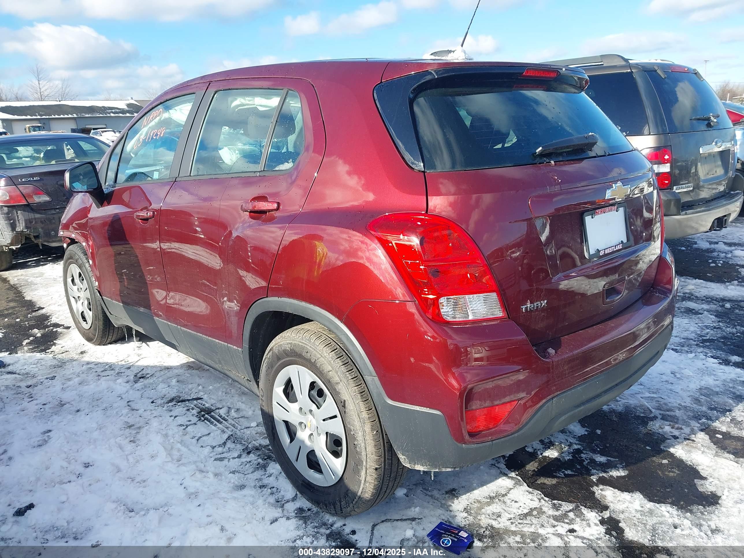 CHEVROLET TRAX image 3