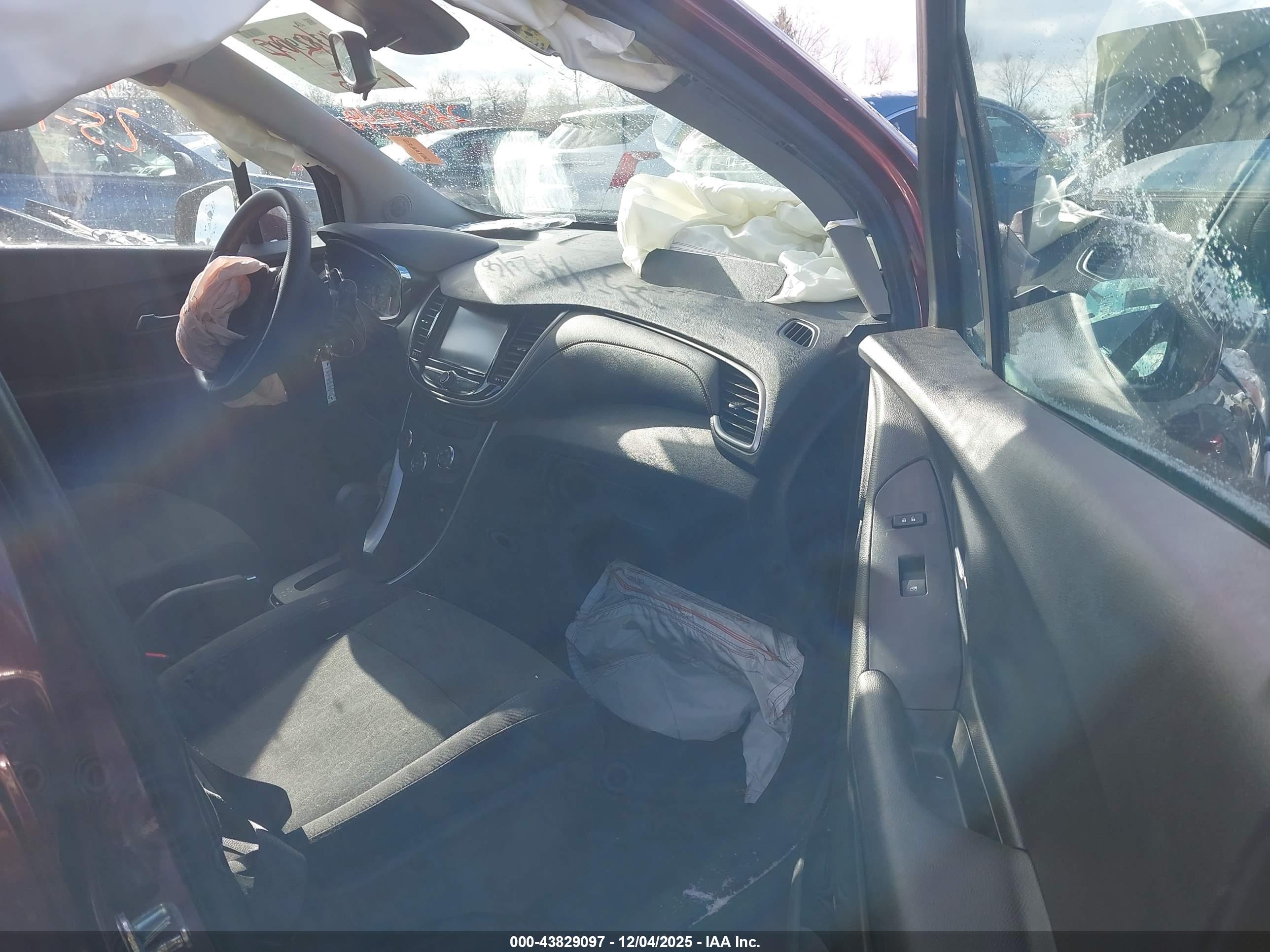 CHEVROLET TRAX image 5