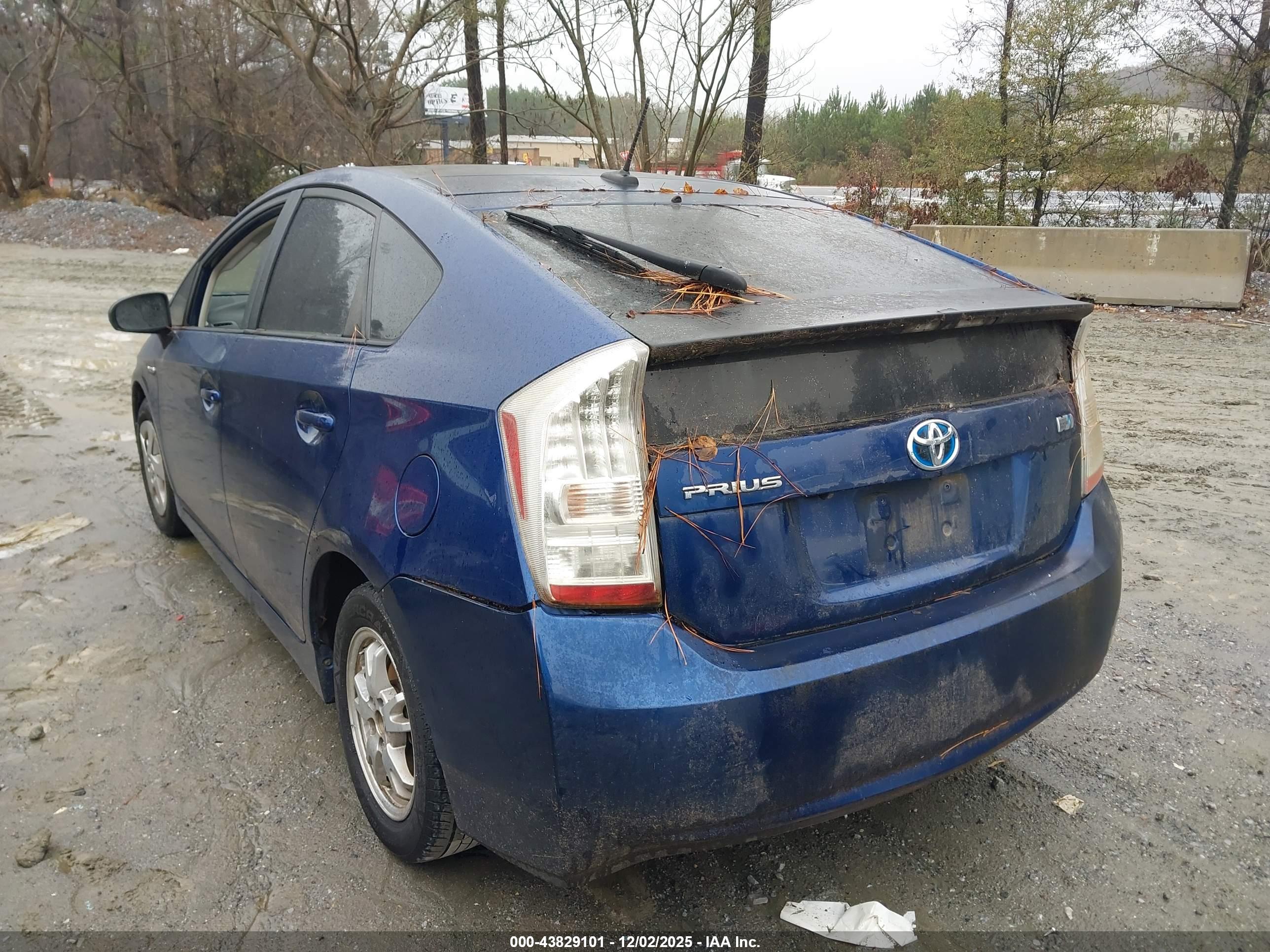 TOYOTA PRIUS image 3
