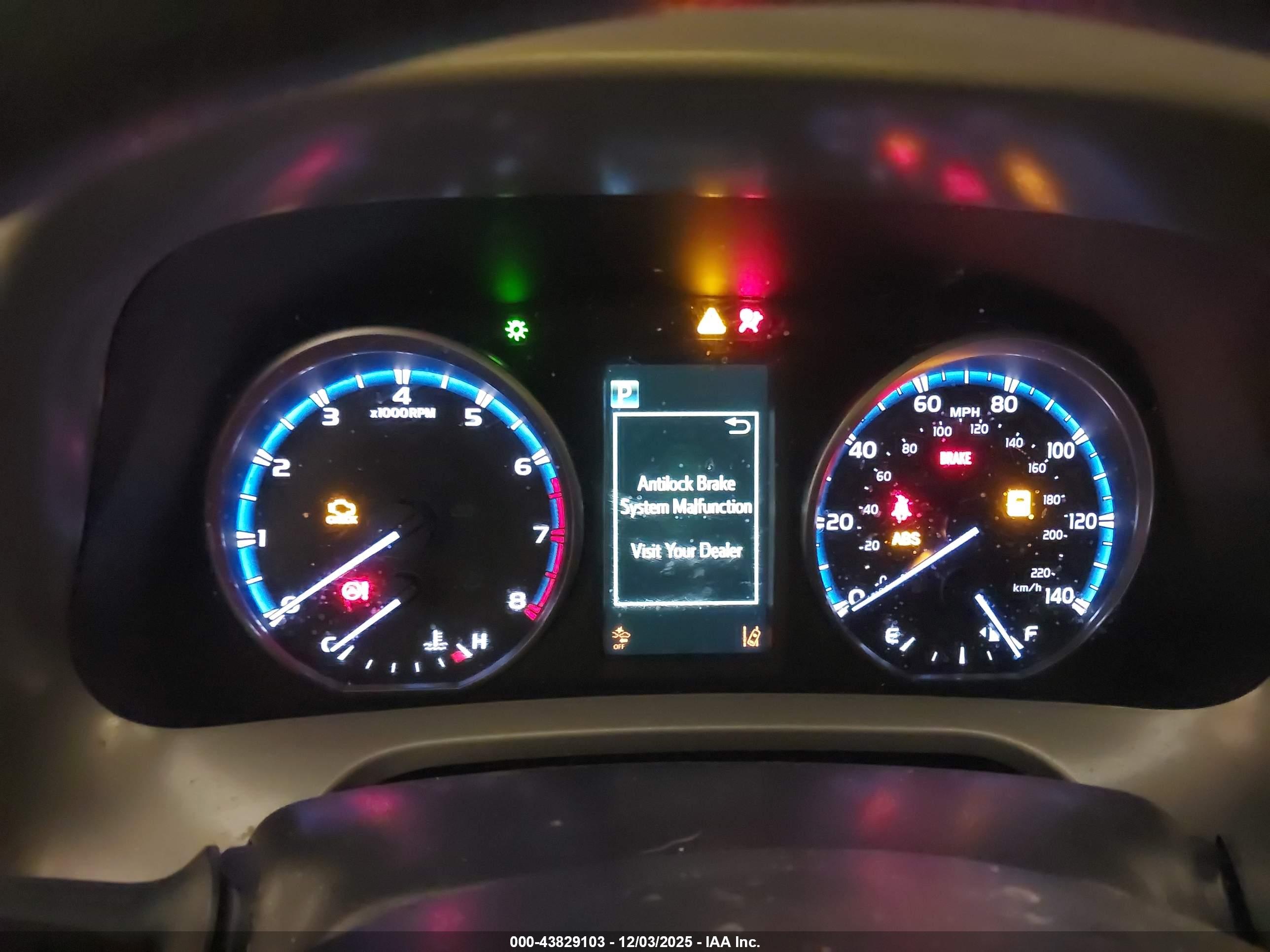 TOYOTA RAV4 image 7