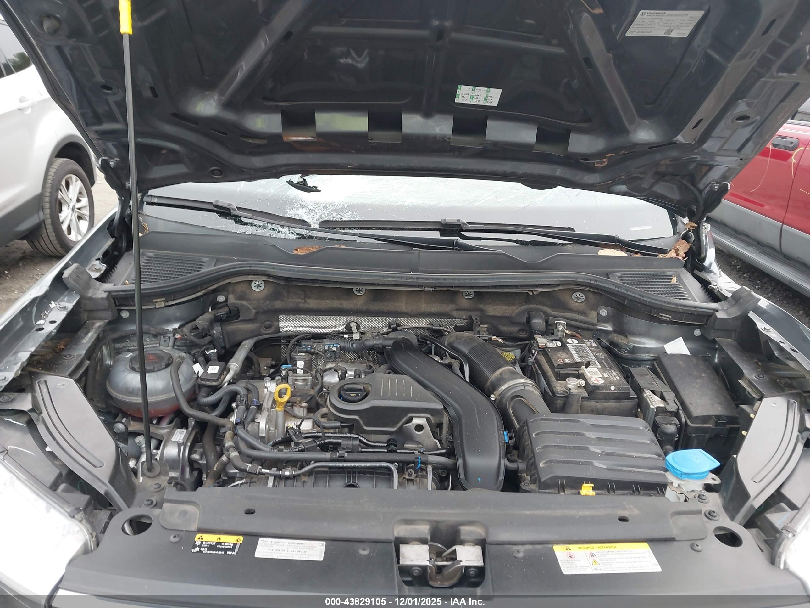 VOLKSWAGEN TAOS image 10