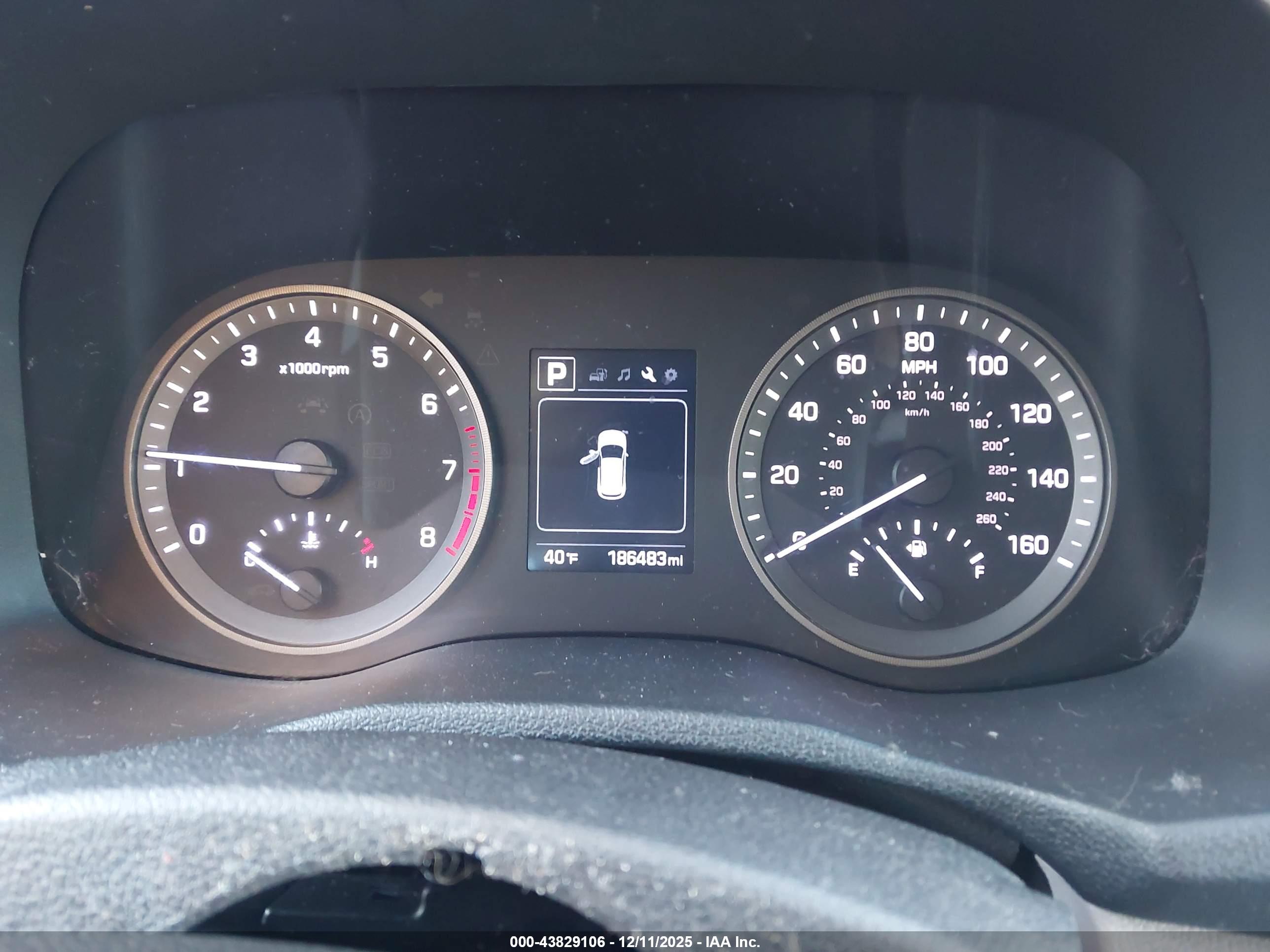 HYUNDAI TUCSON image 7