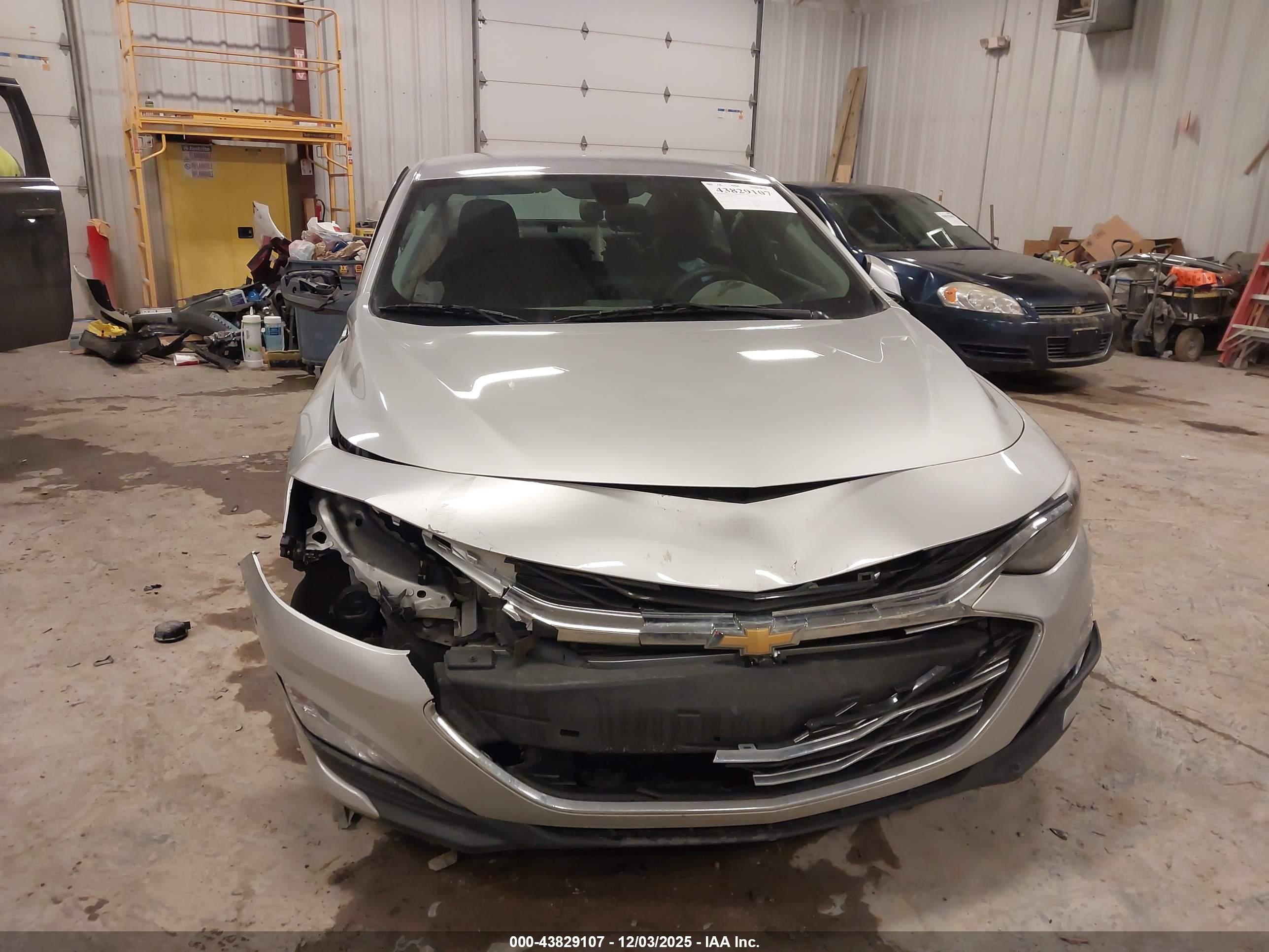 CHEVROLET MALIBU image 6