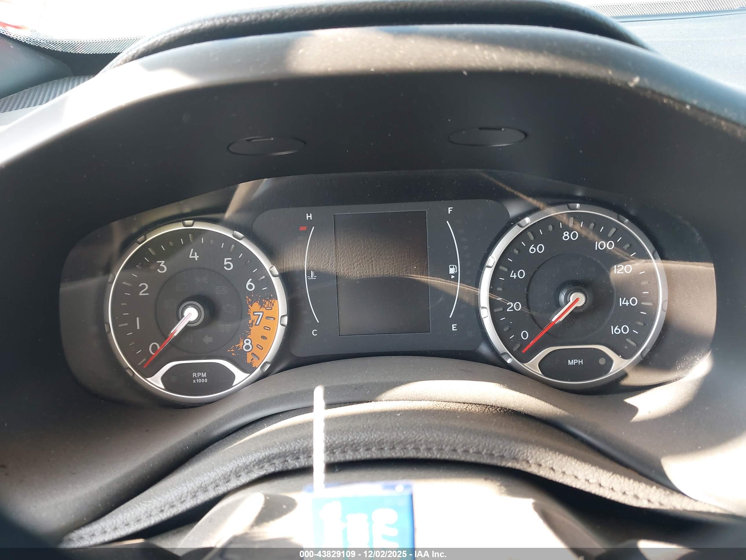 JEEP RENEGADE image 7