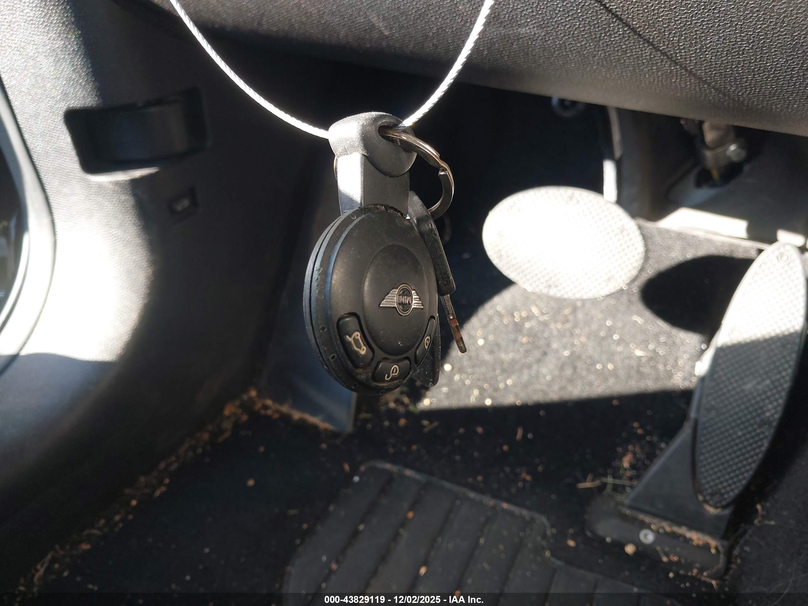 MINI COUNTRYMAN image 11