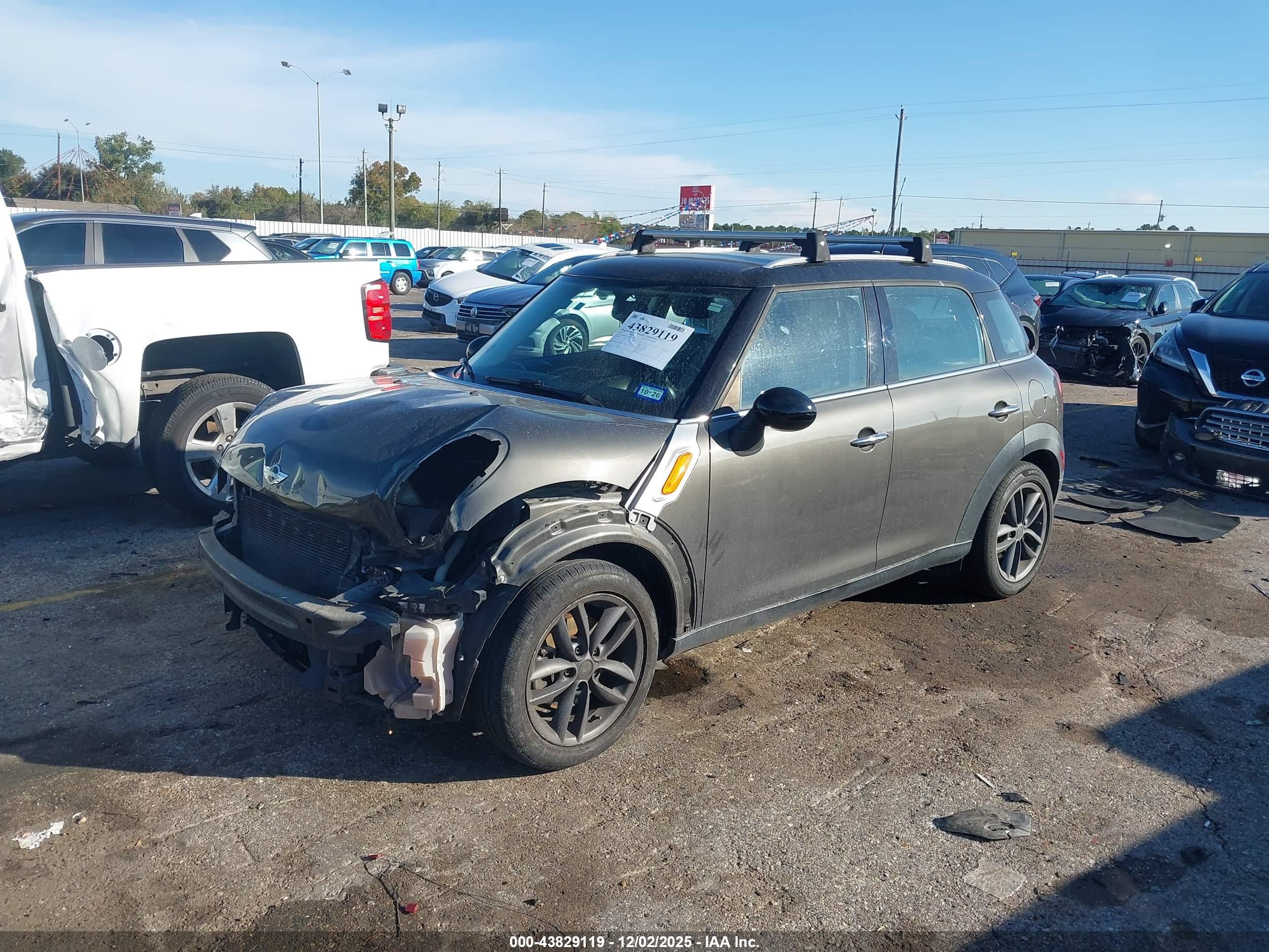 MINI COUNTRYMAN image 2