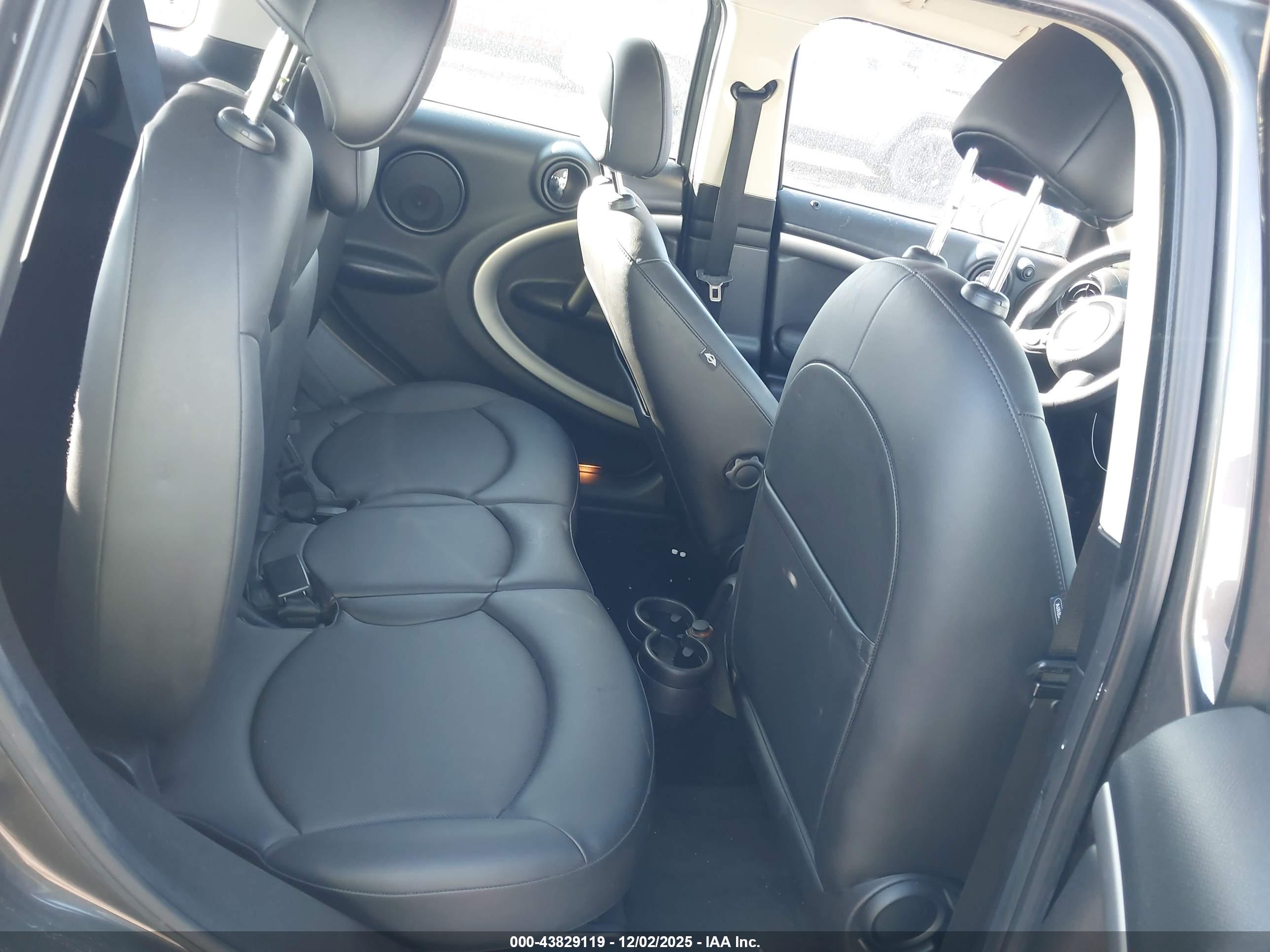 MINI COUNTRYMAN image 8