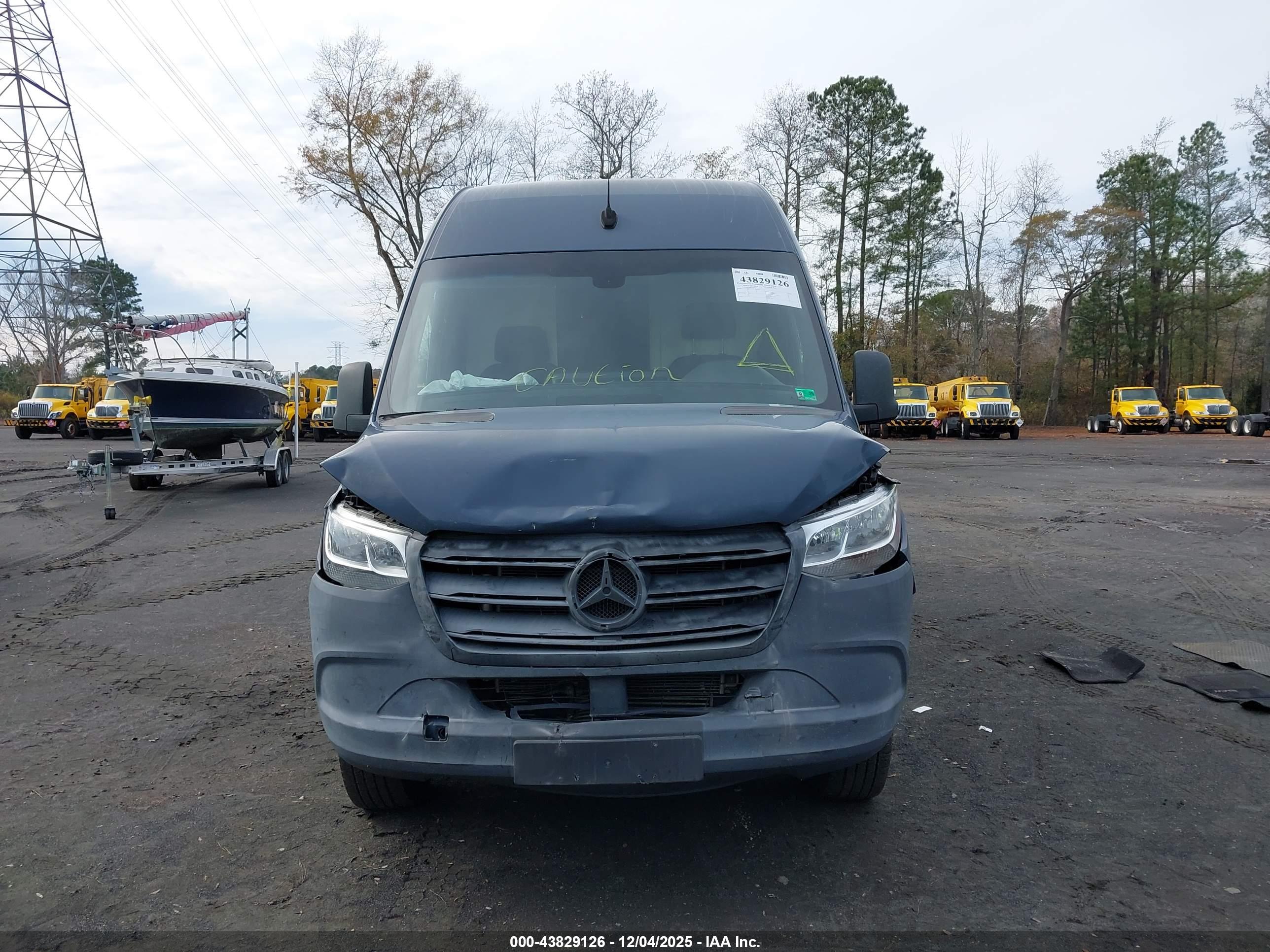 MERCEDES-BENZ SPRINTER image 6