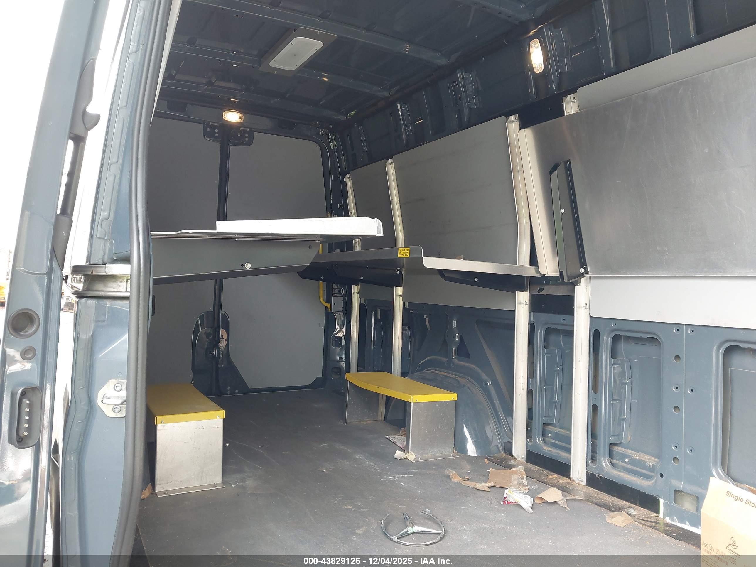 MERCEDES-BENZ SPRINTER image 8