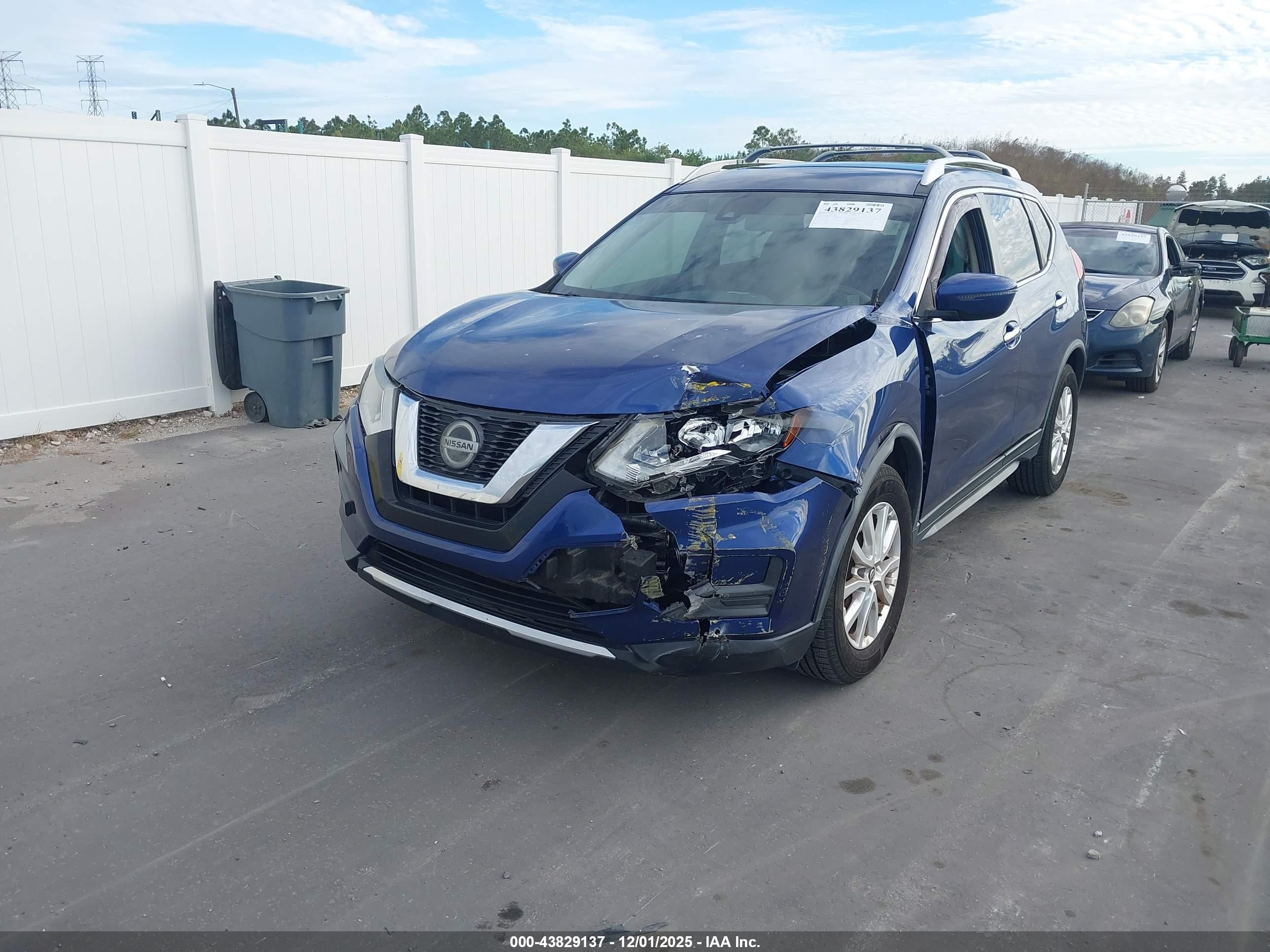 NISSAN ROGUE image 2