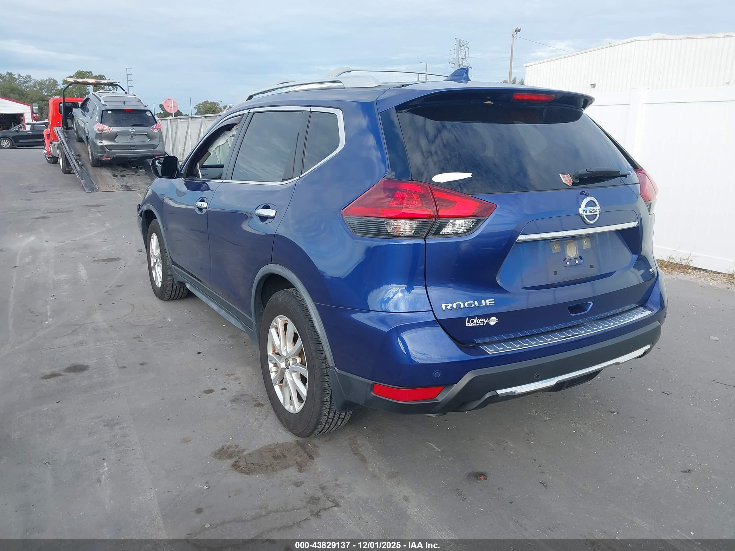 NISSAN ROGUE image 3