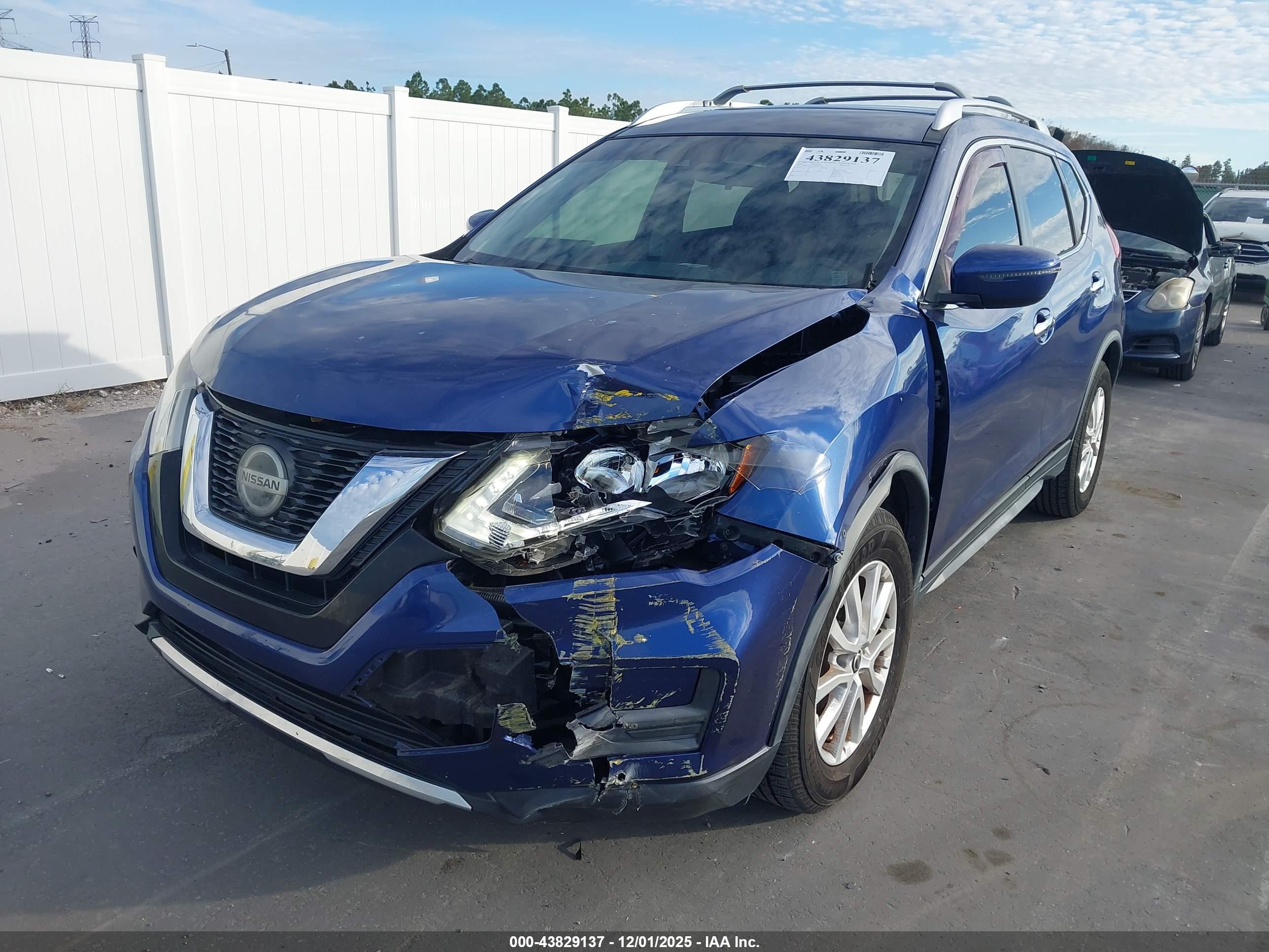 NISSAN ROGUE image 6