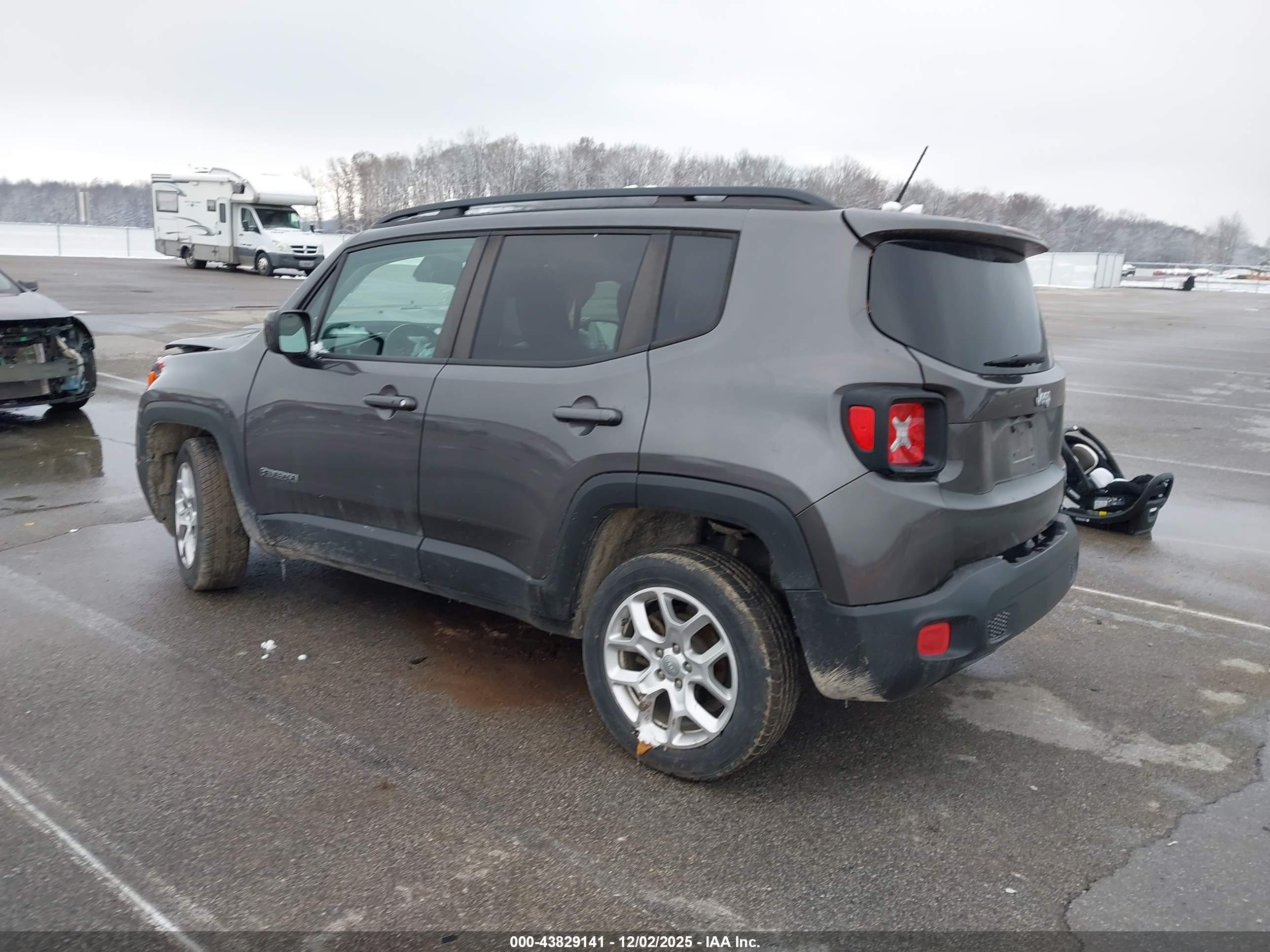 JEEP RENEGADE image 3