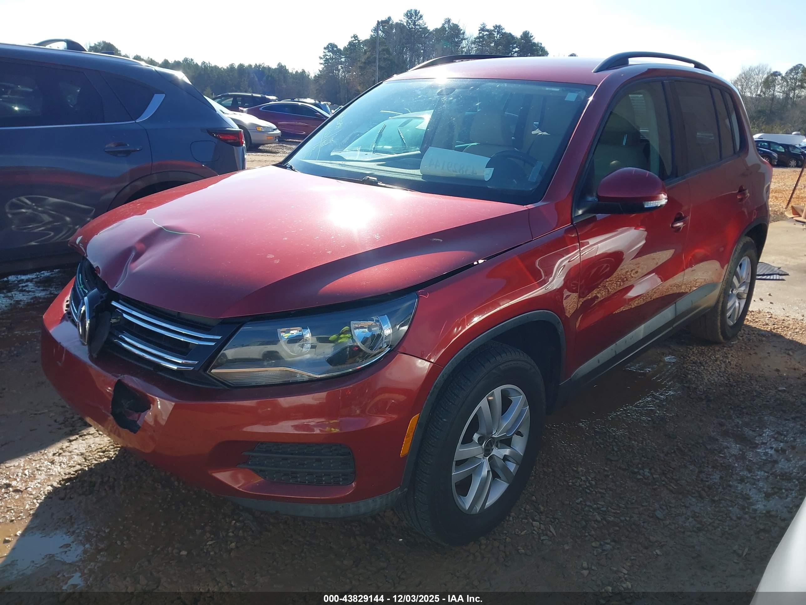 VOLKSWAGEN TIGUAN image 2
