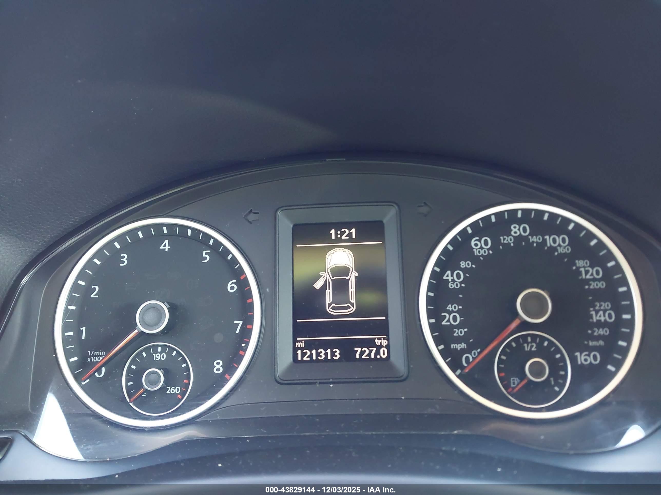 VOLKSWAGEN TIGUAN image 7