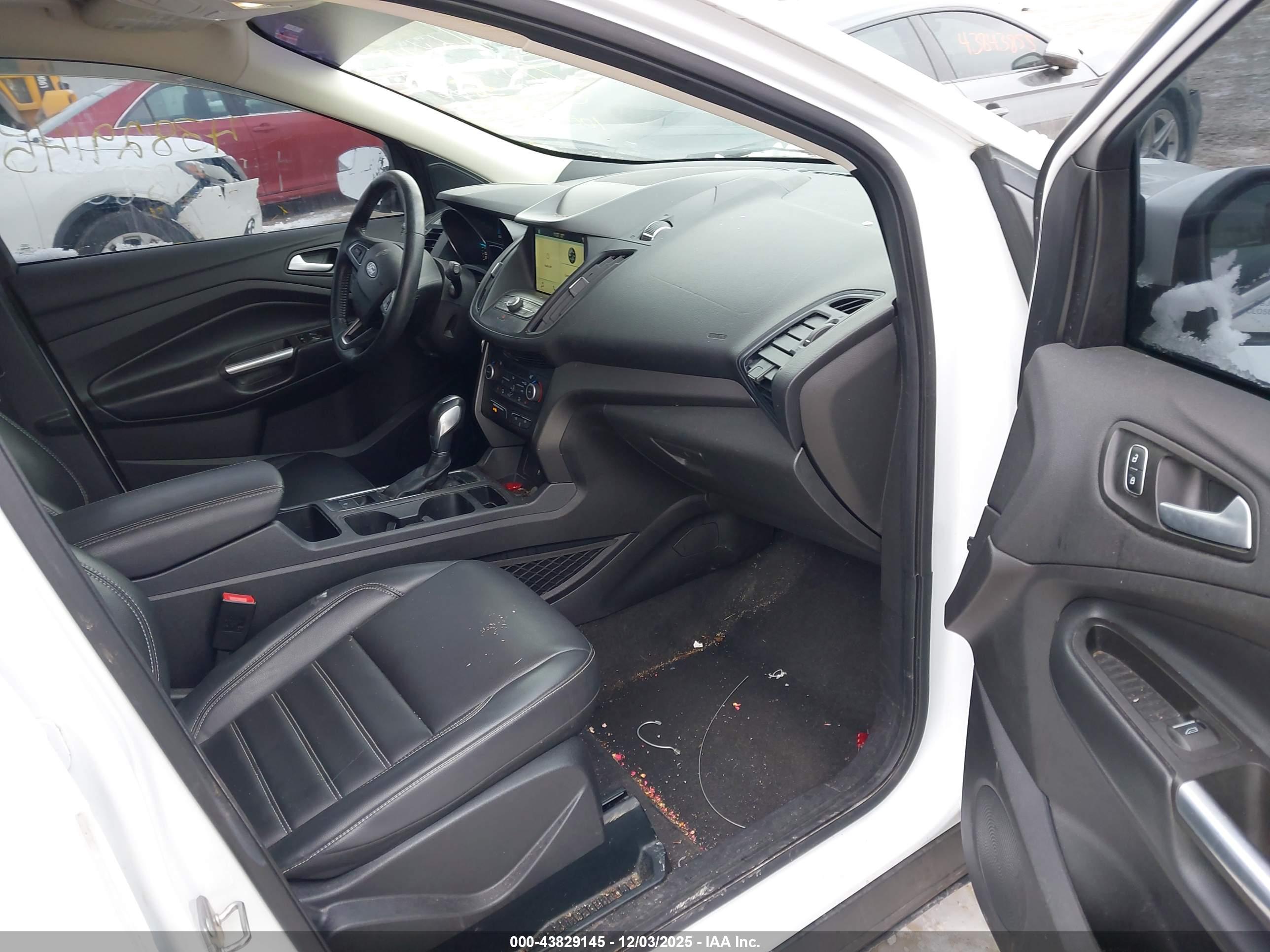 FORD ESCAPE image 5