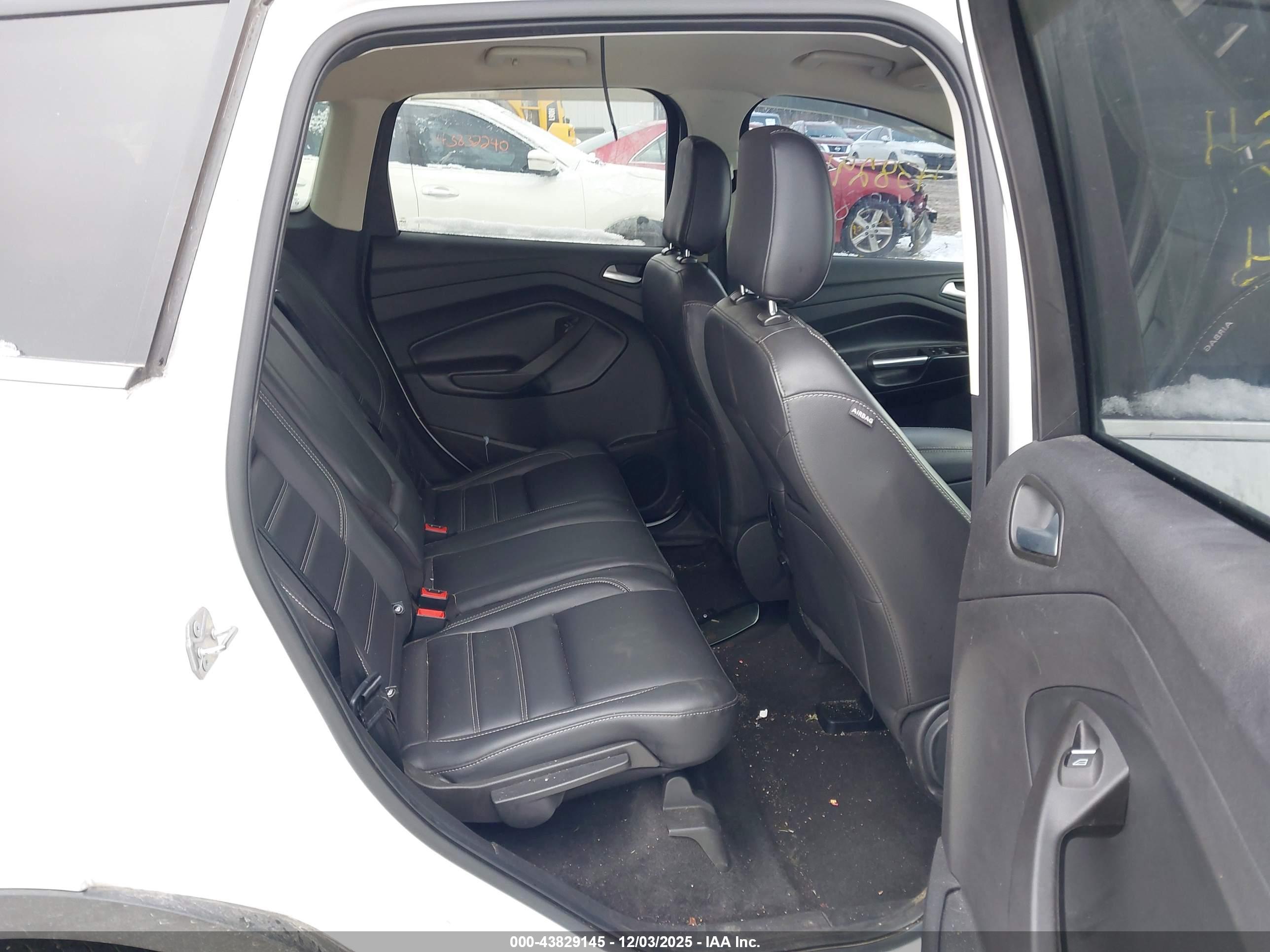 FORD ESCAPE image 8