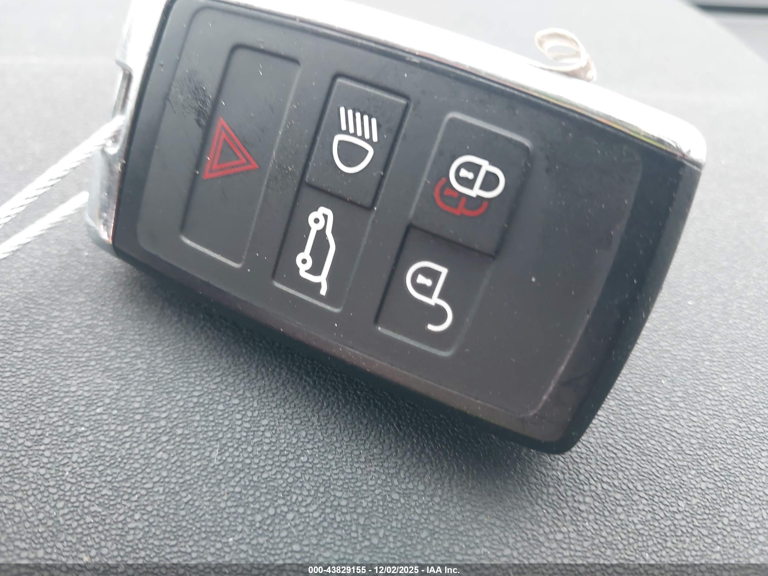 LAND ROVER image 11