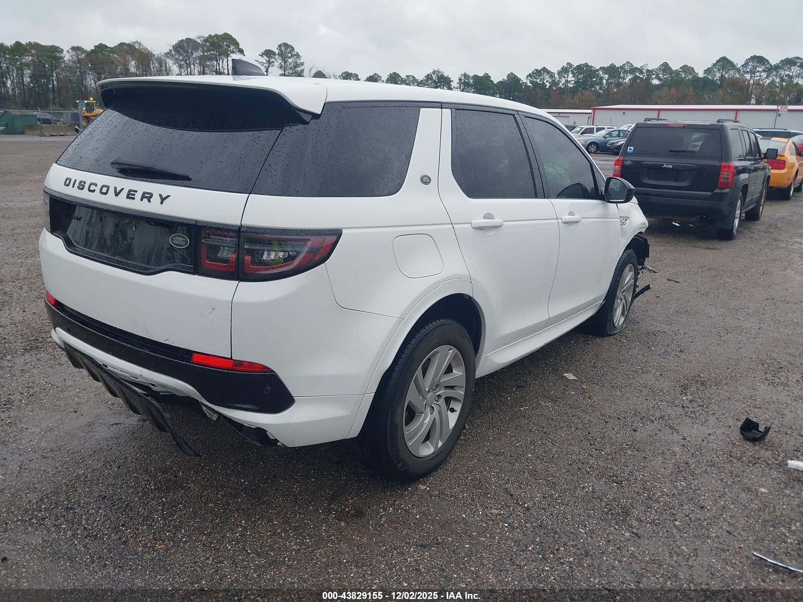 LAND ROVER image 4