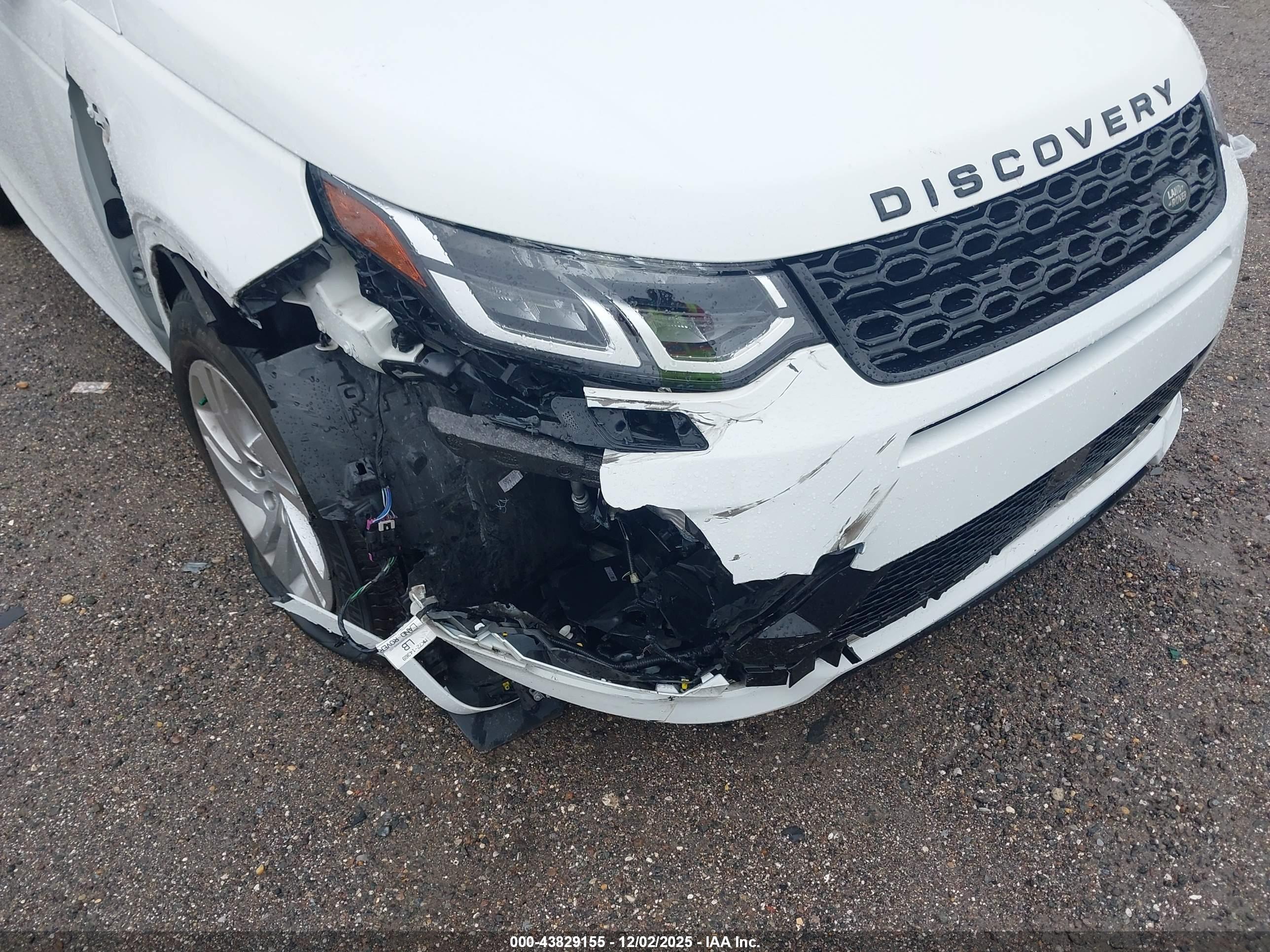 LAND ROVER image 6