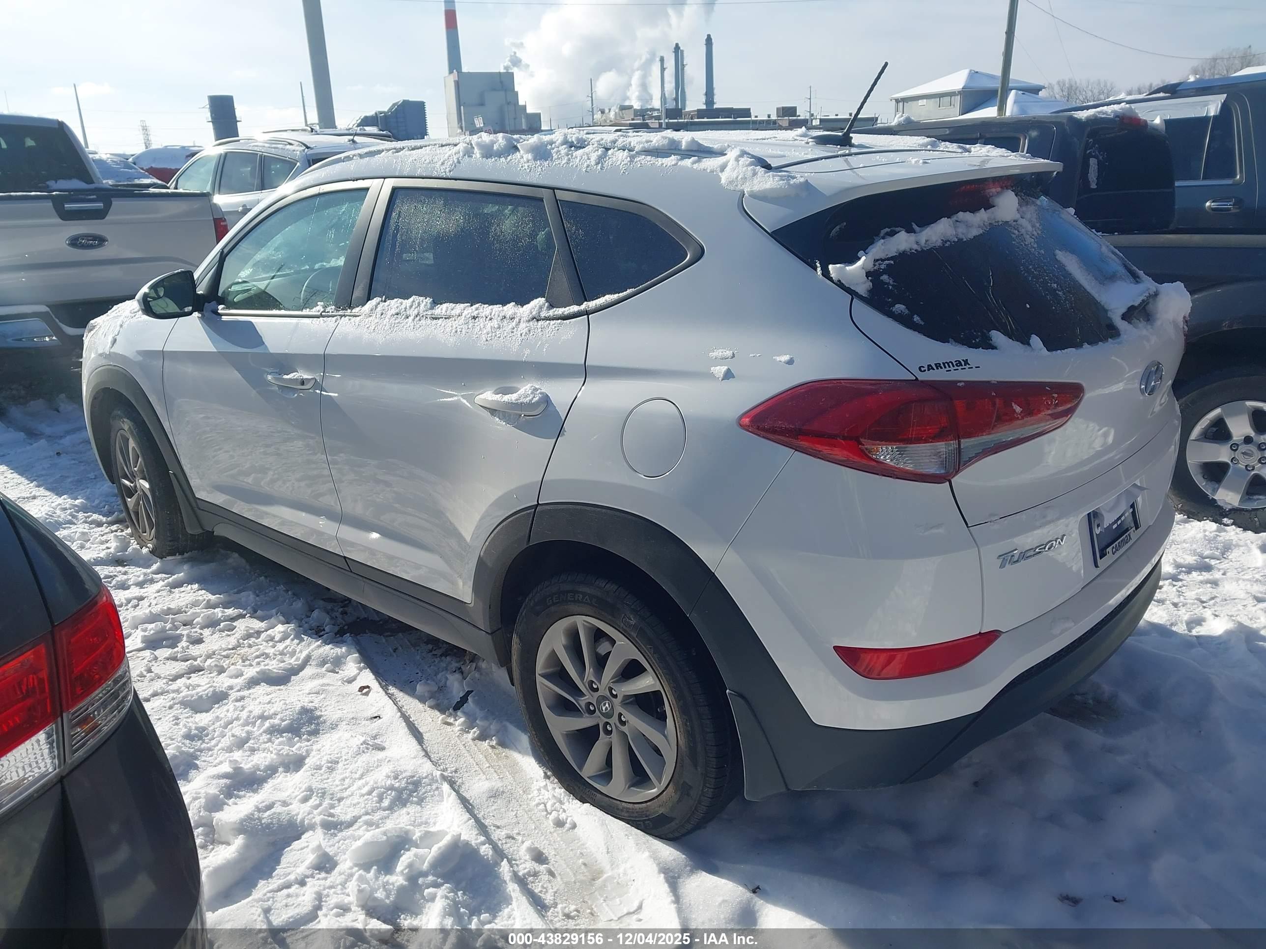 HYUNDAI TUCSON image 3