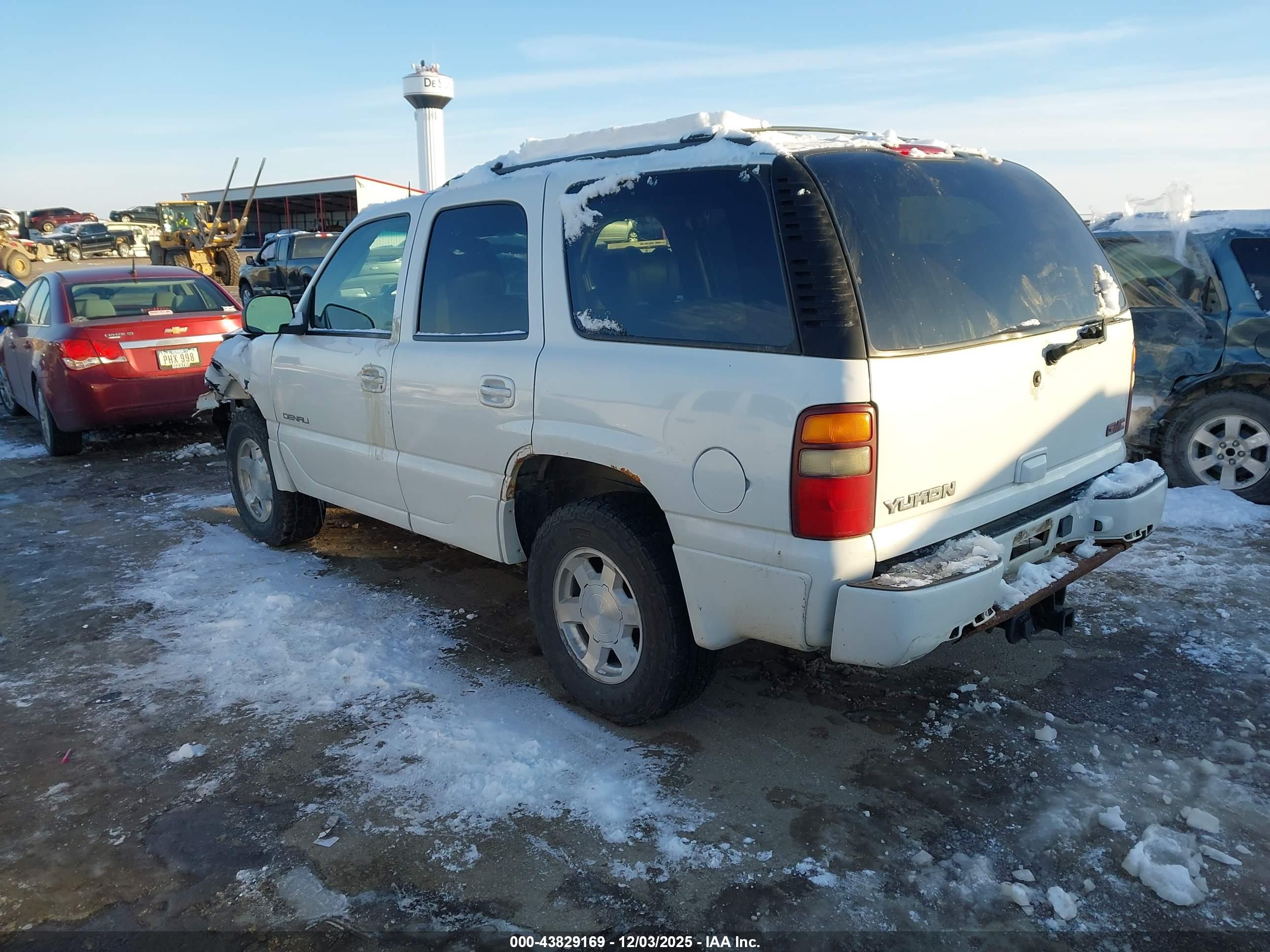 GMC YUKON image 3