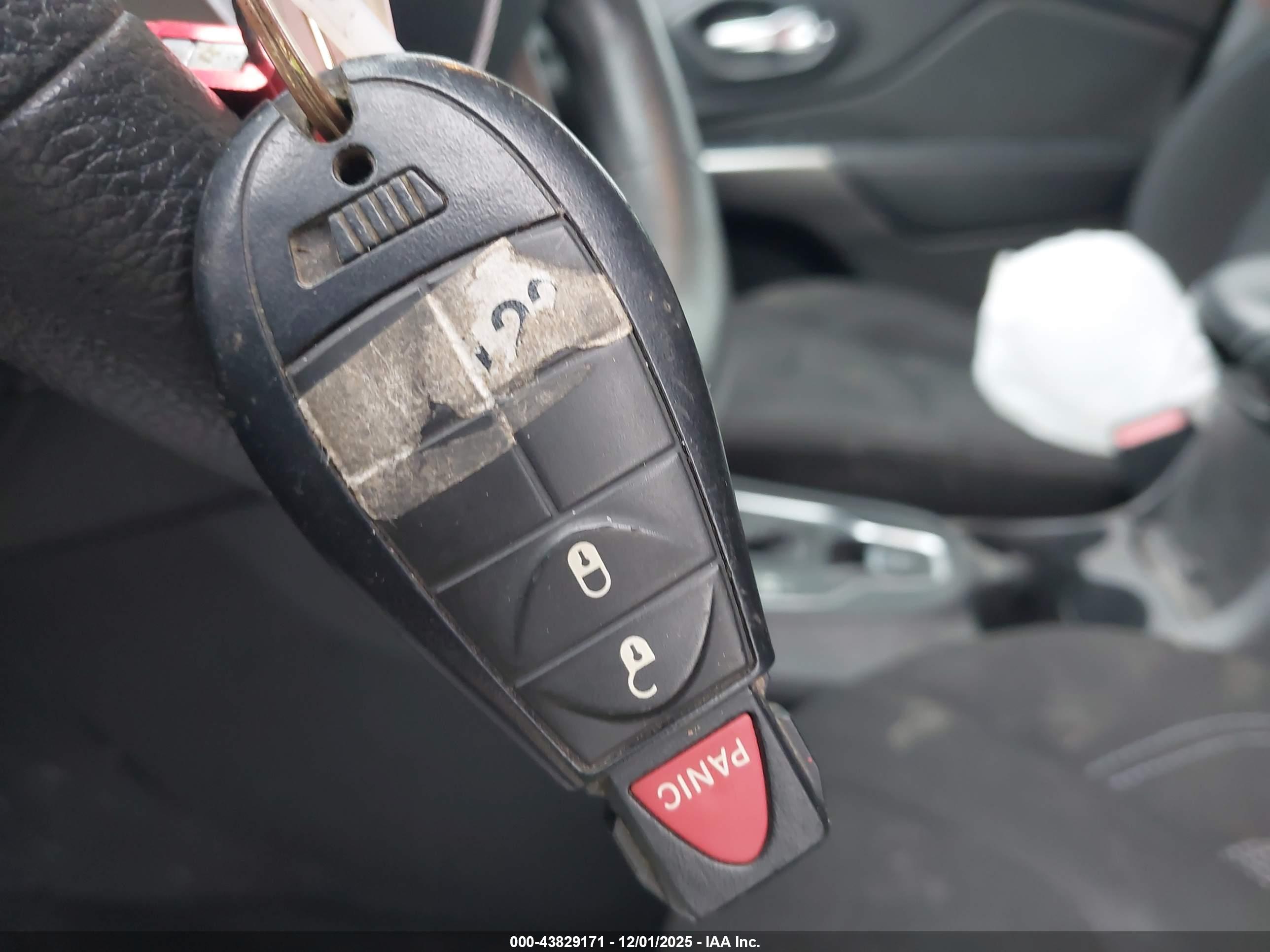 JEEP CHEROKEE image 11