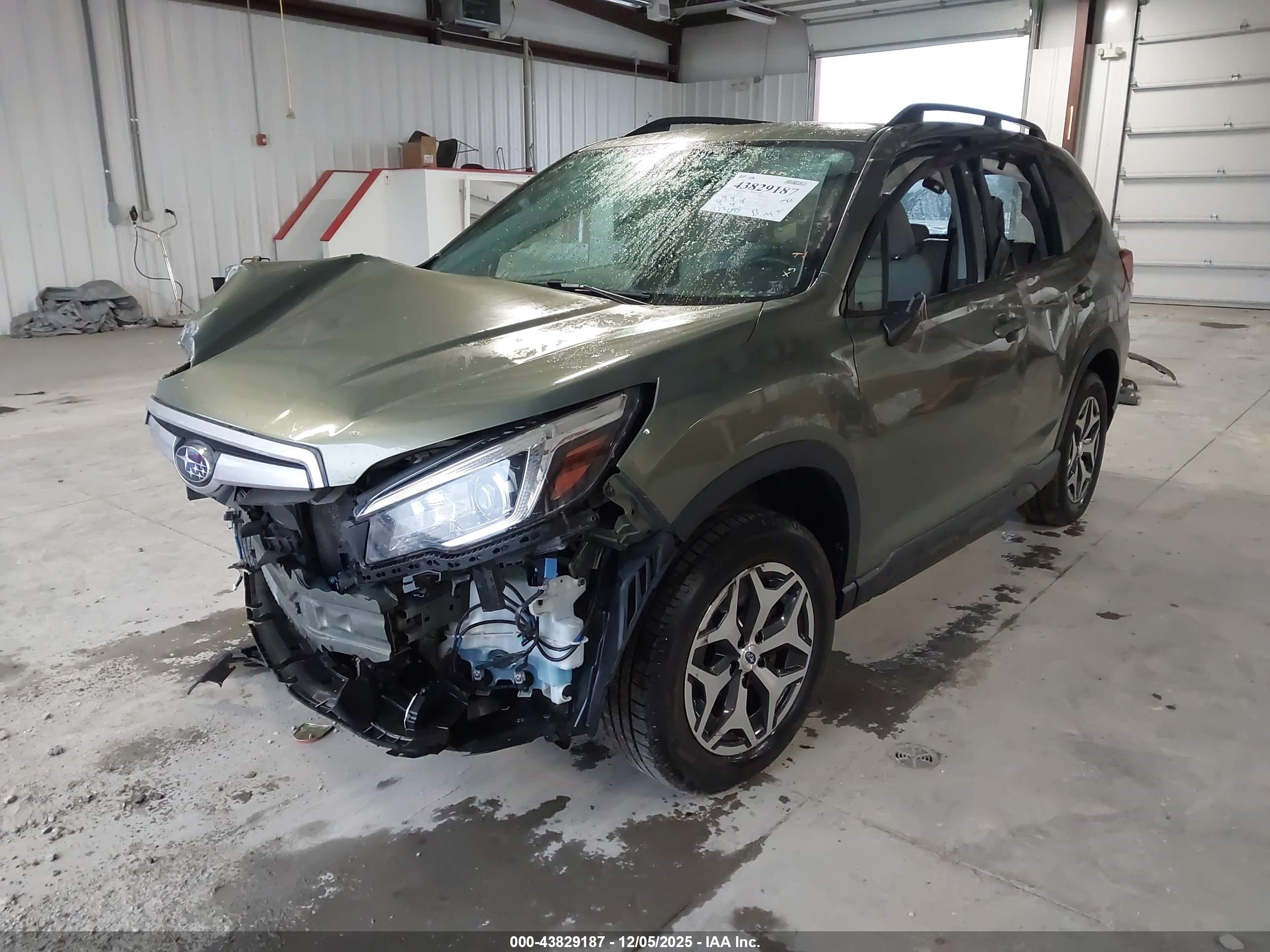 SUBARU FORESTER image 2