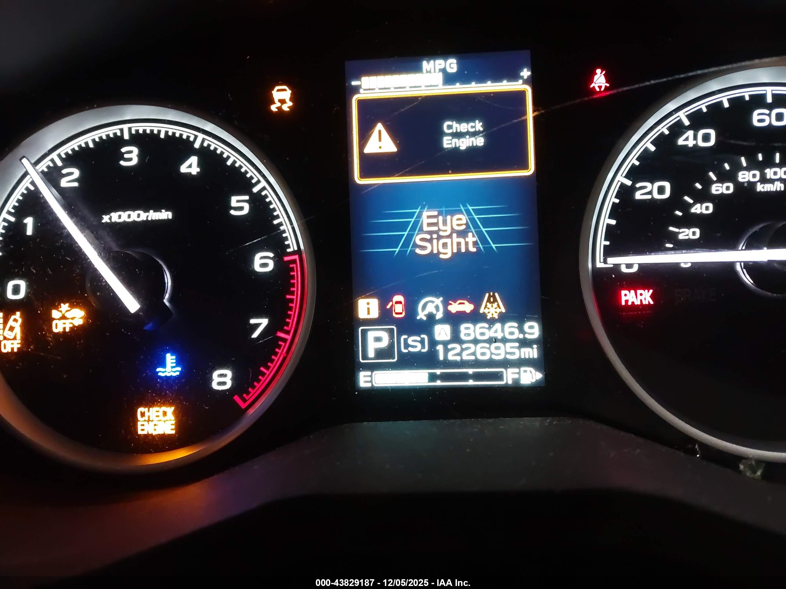 SUBARU FORESTER image 7
