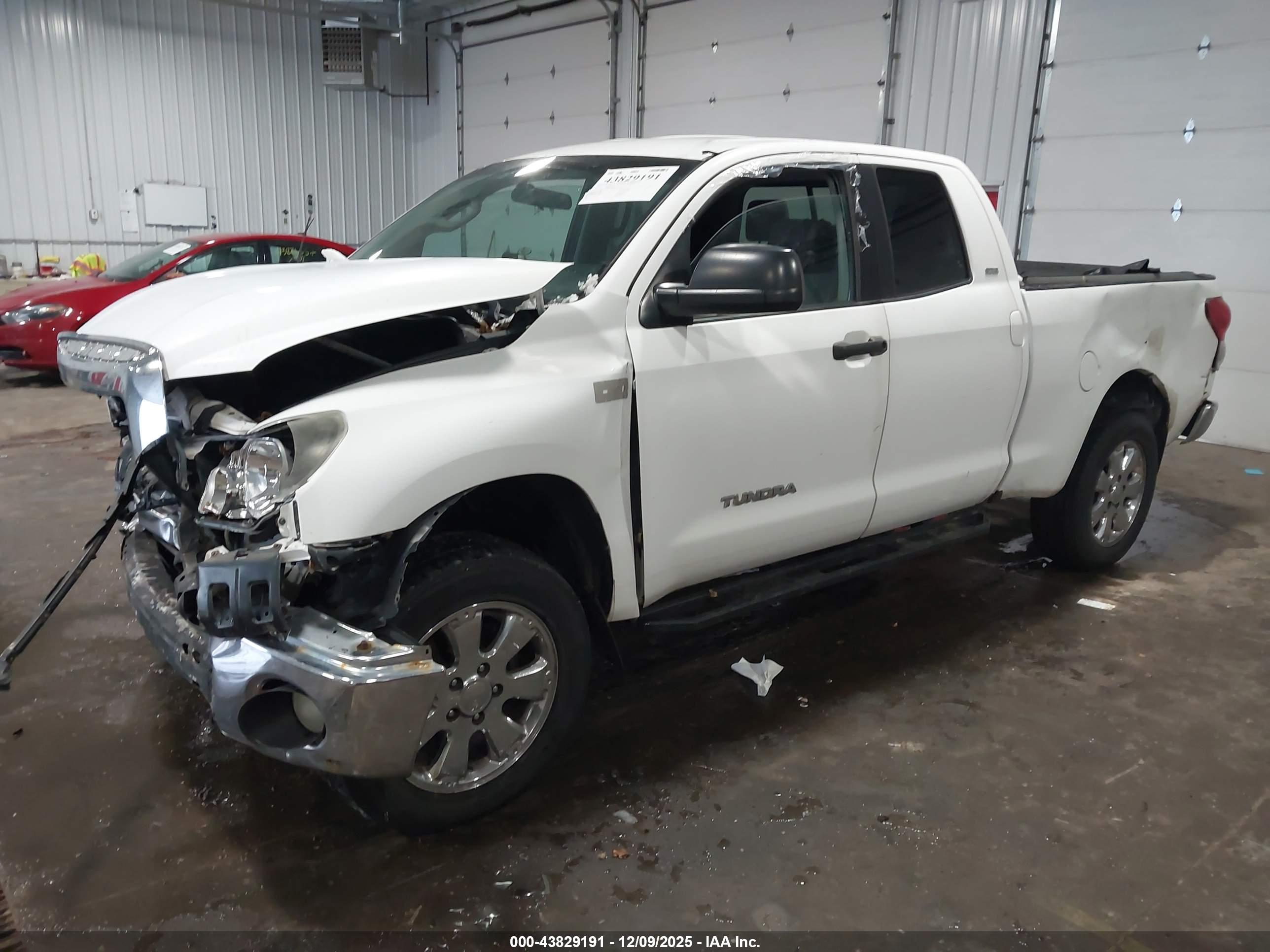 TOYOTA TUNDRA image 2