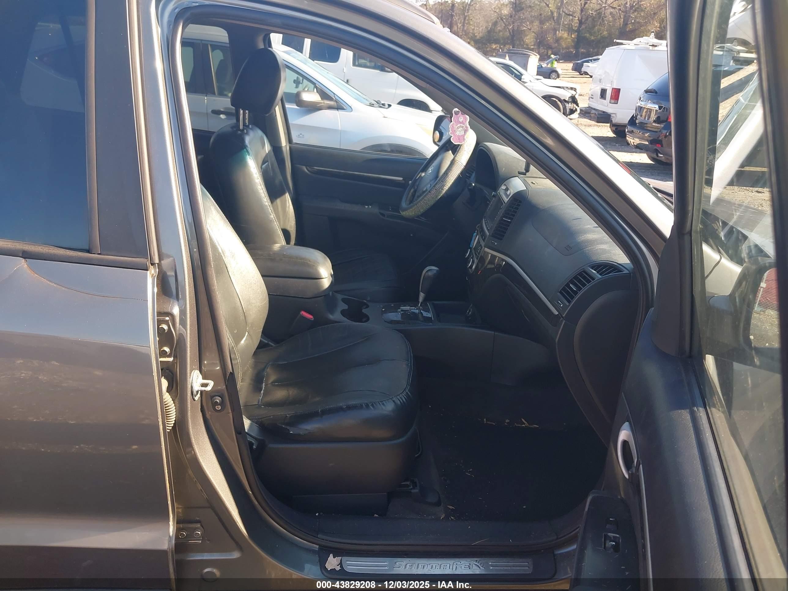 HYUNDAI SANTA image 5