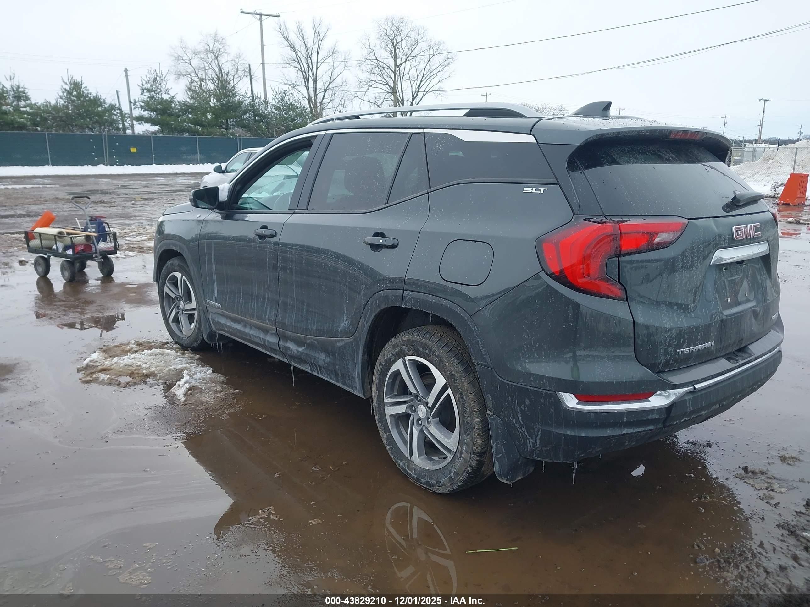 GMC TERRAIN image 3