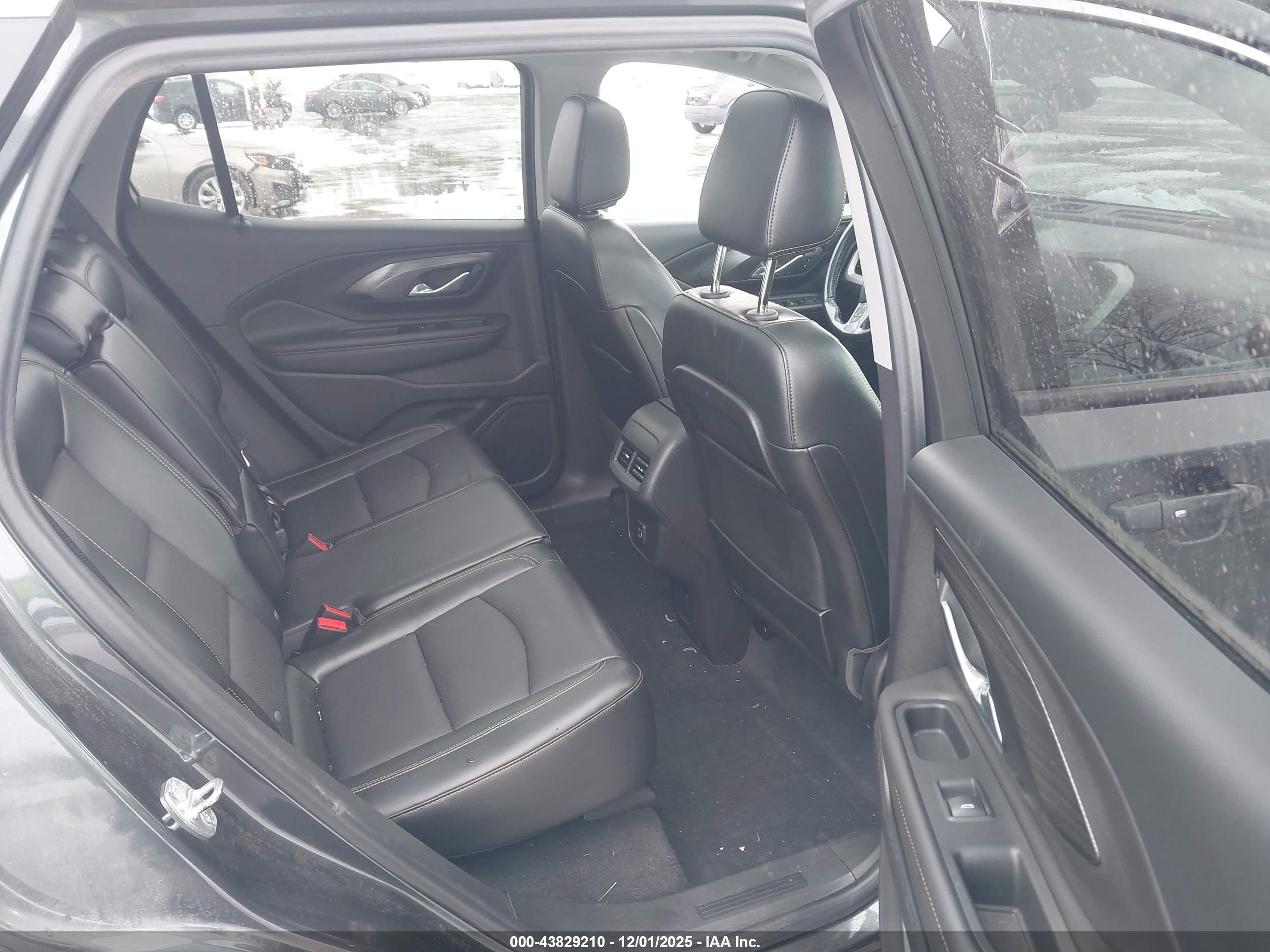 GMC TERRAIN image 8