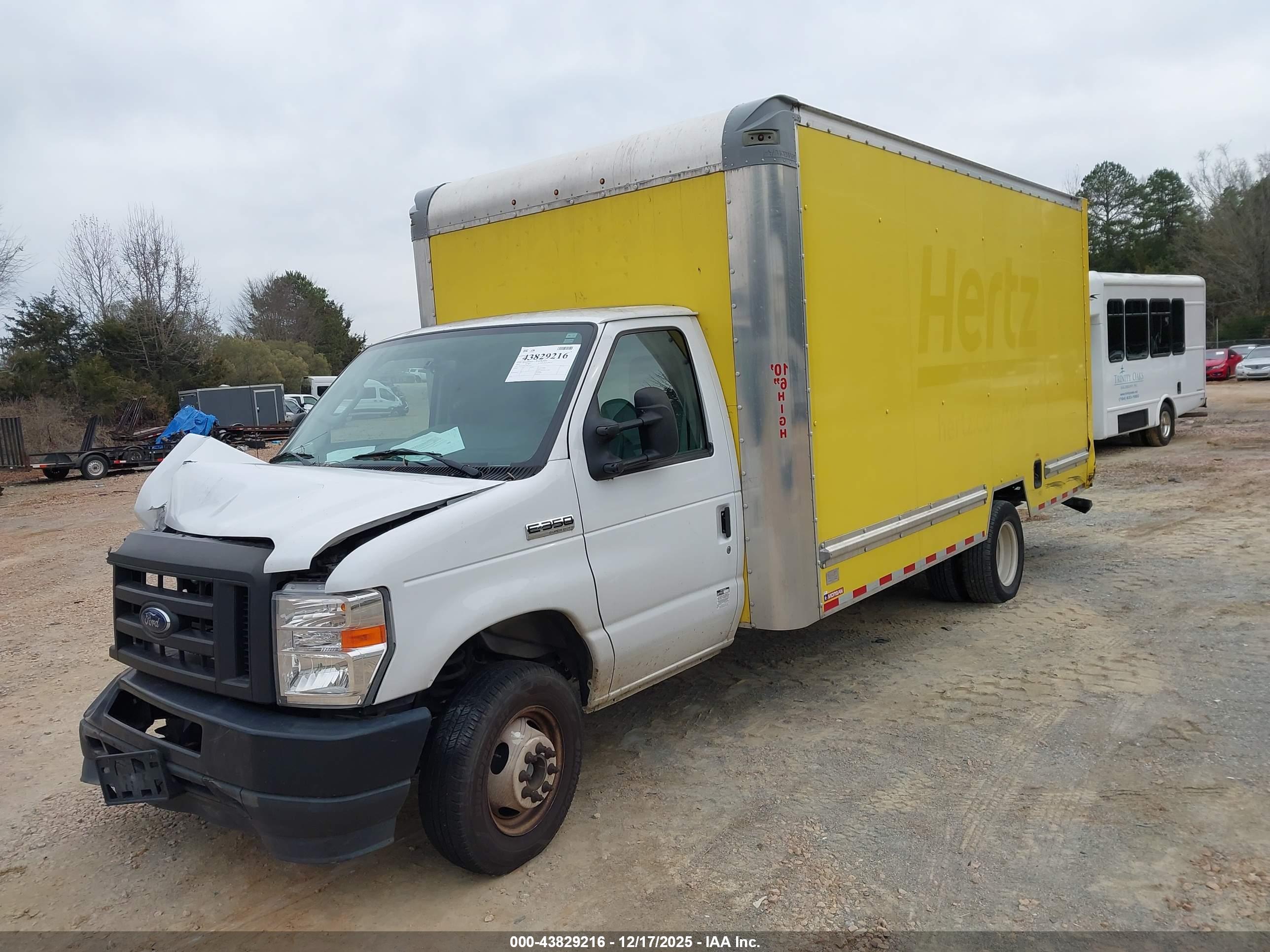 FORD E-350 image 2