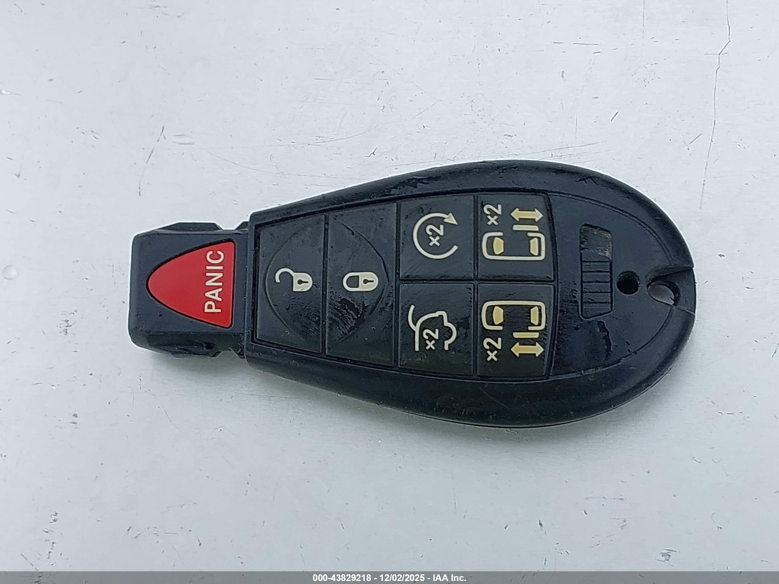 CHRYSLER TOWN image 11