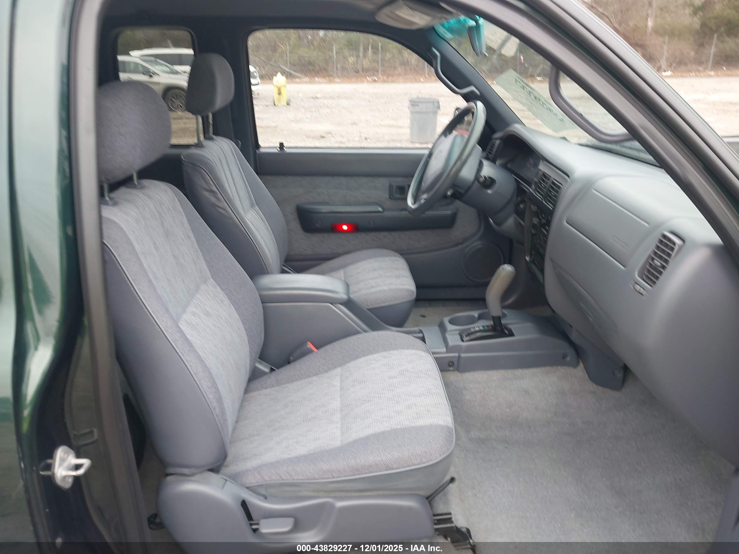 TOYOTA TACOMA image 5