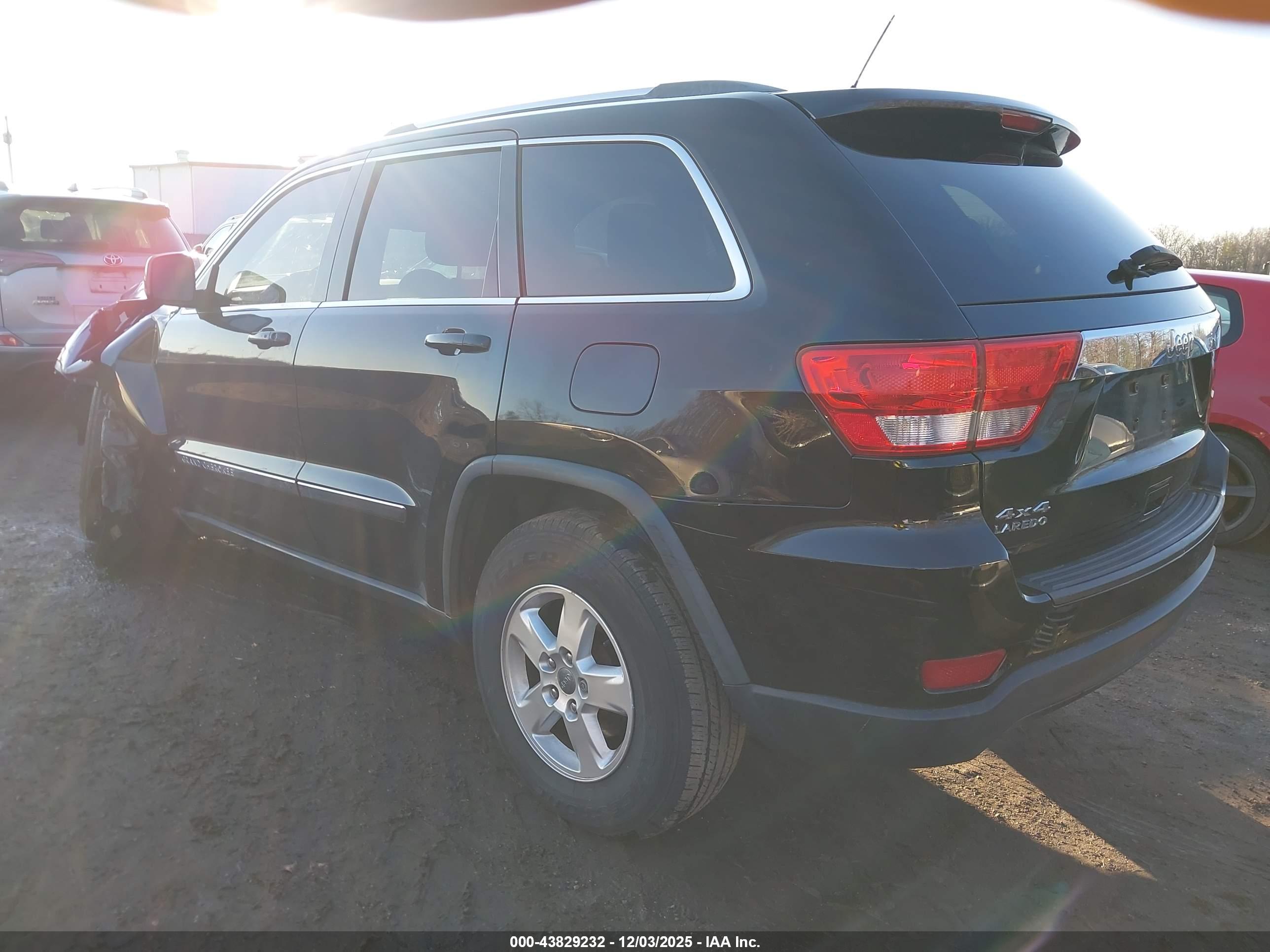 JEEP GRAND image 3