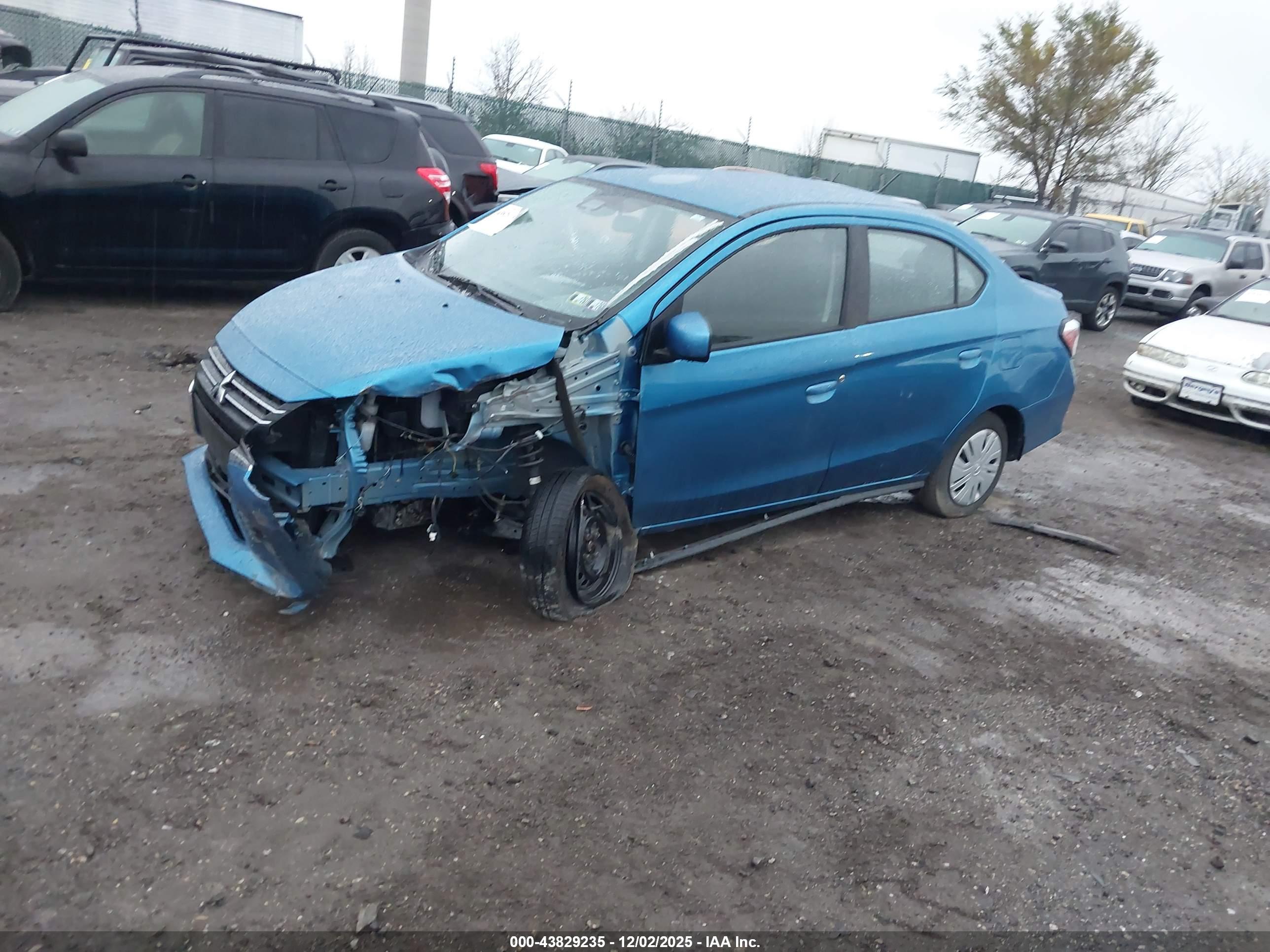 MITSUBISHI MIRAGE image 2