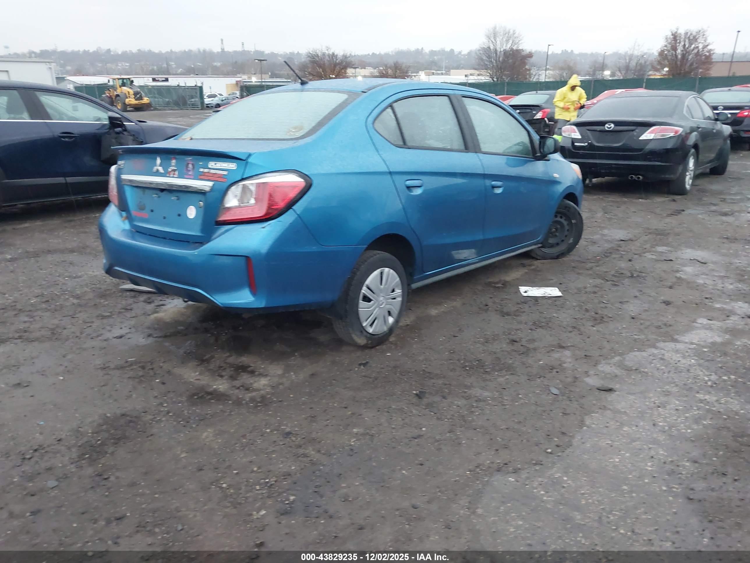 MITSUBISHI MIRAGE image 4