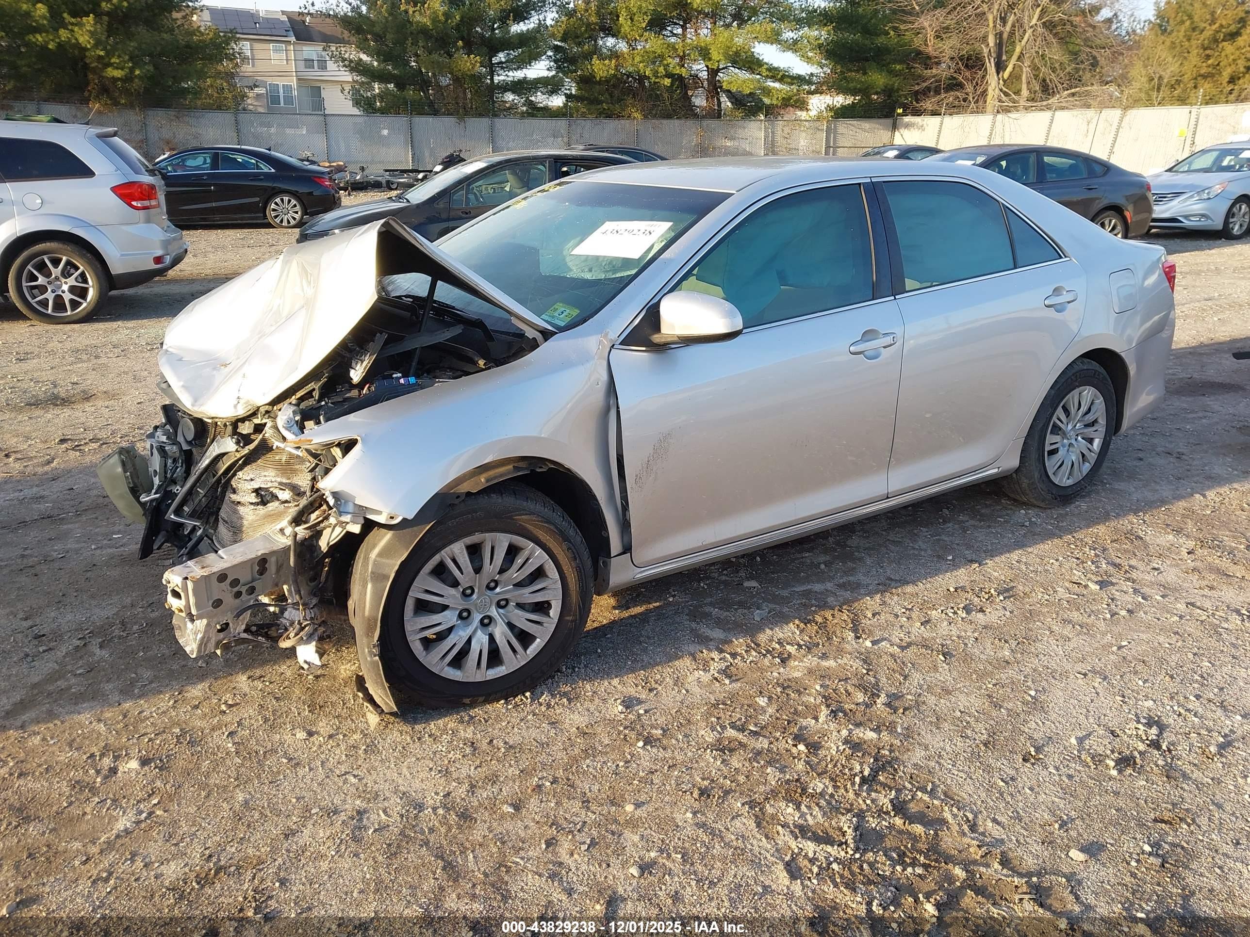 TOYOTA CAMRY image 2