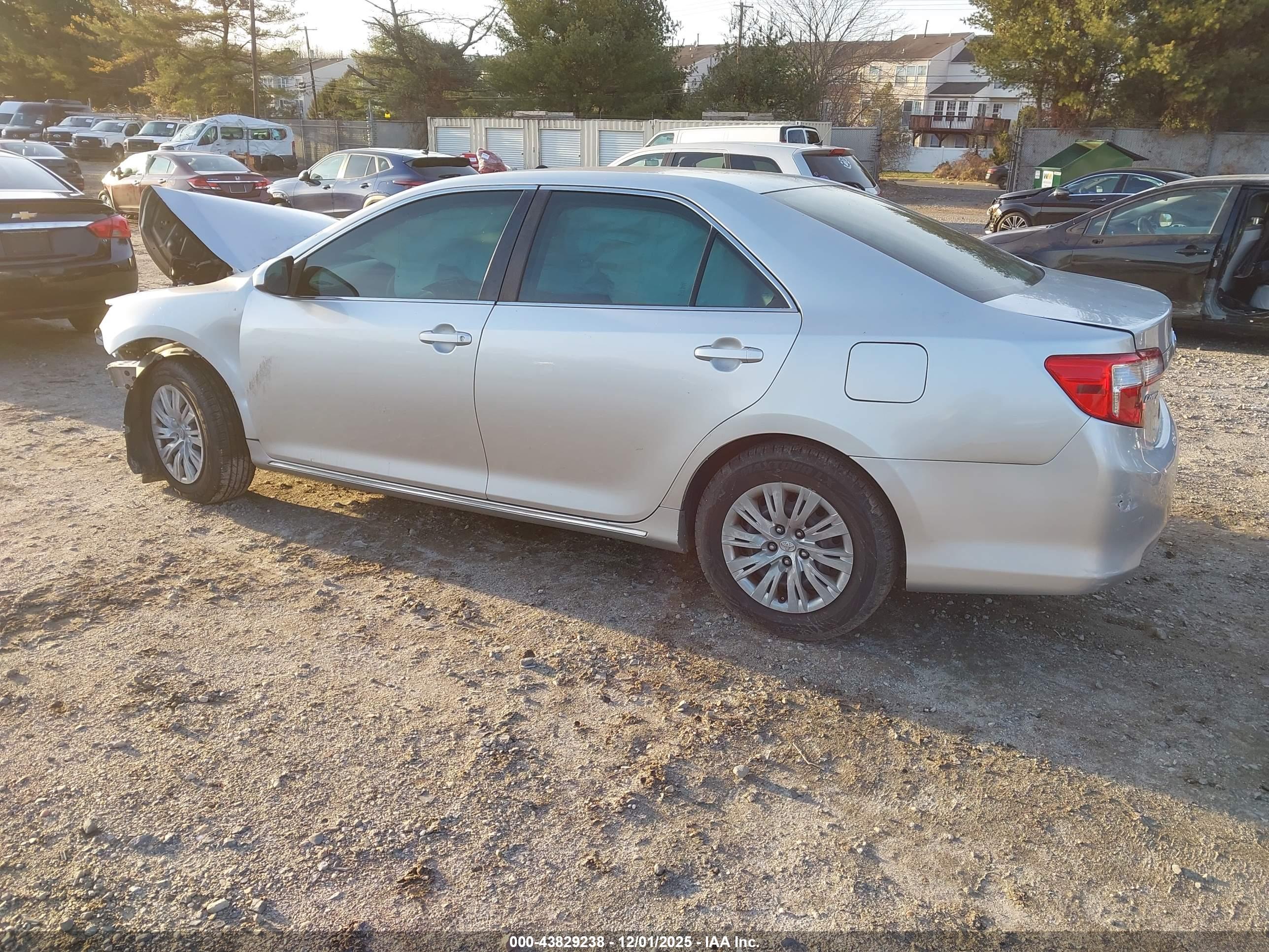 TOYOTA CAMRY image 3
