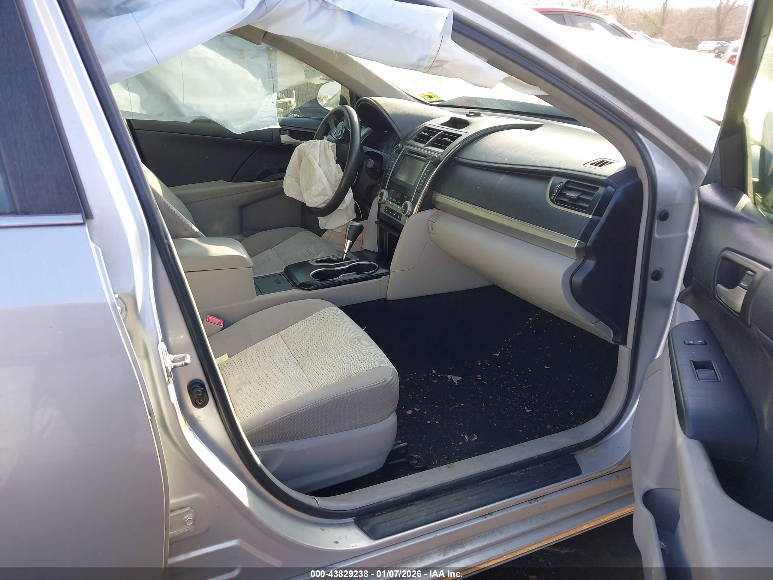 TOYOTA CAMRY image 5