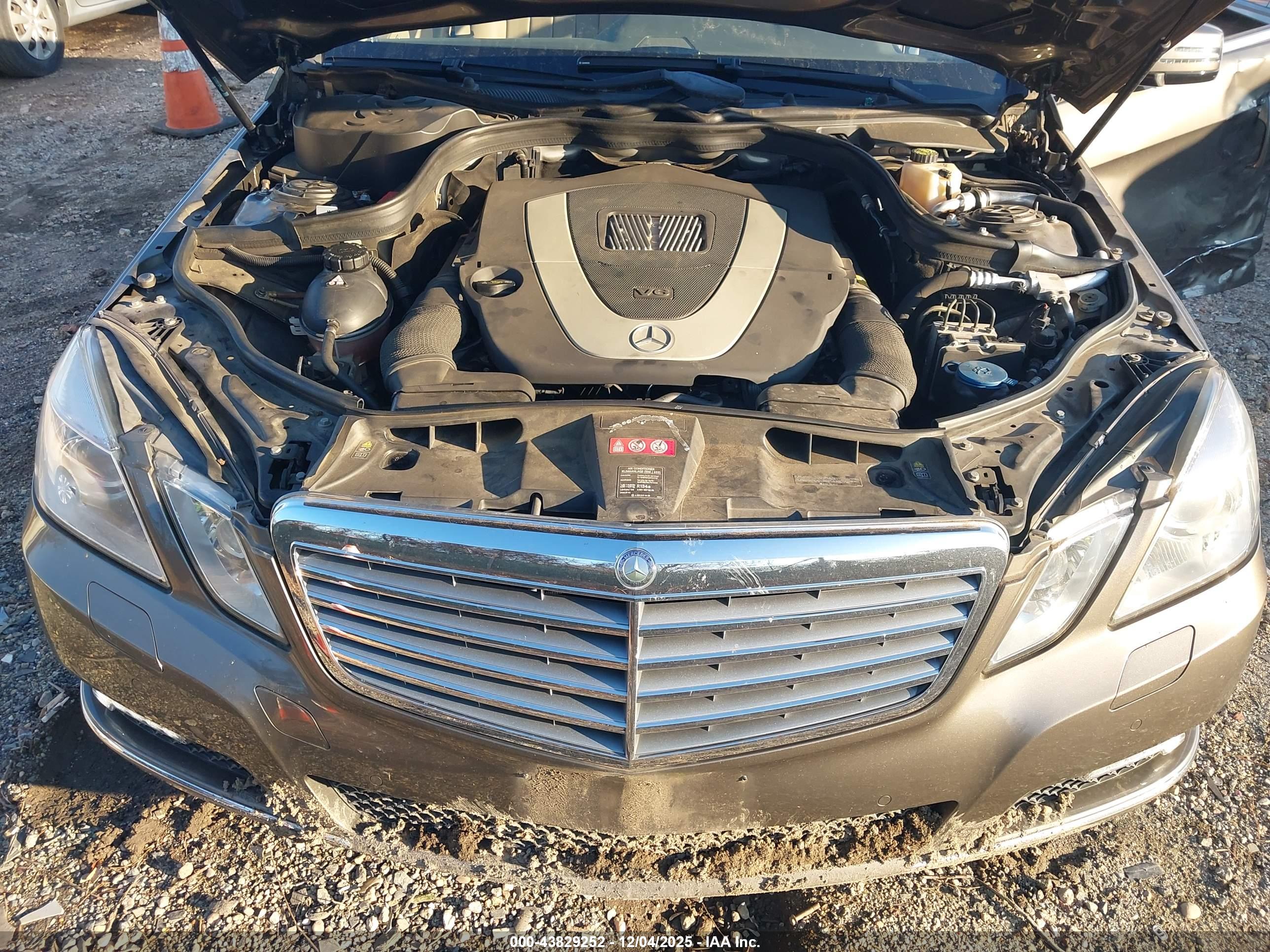 MERCEDES-BENZ E image 10