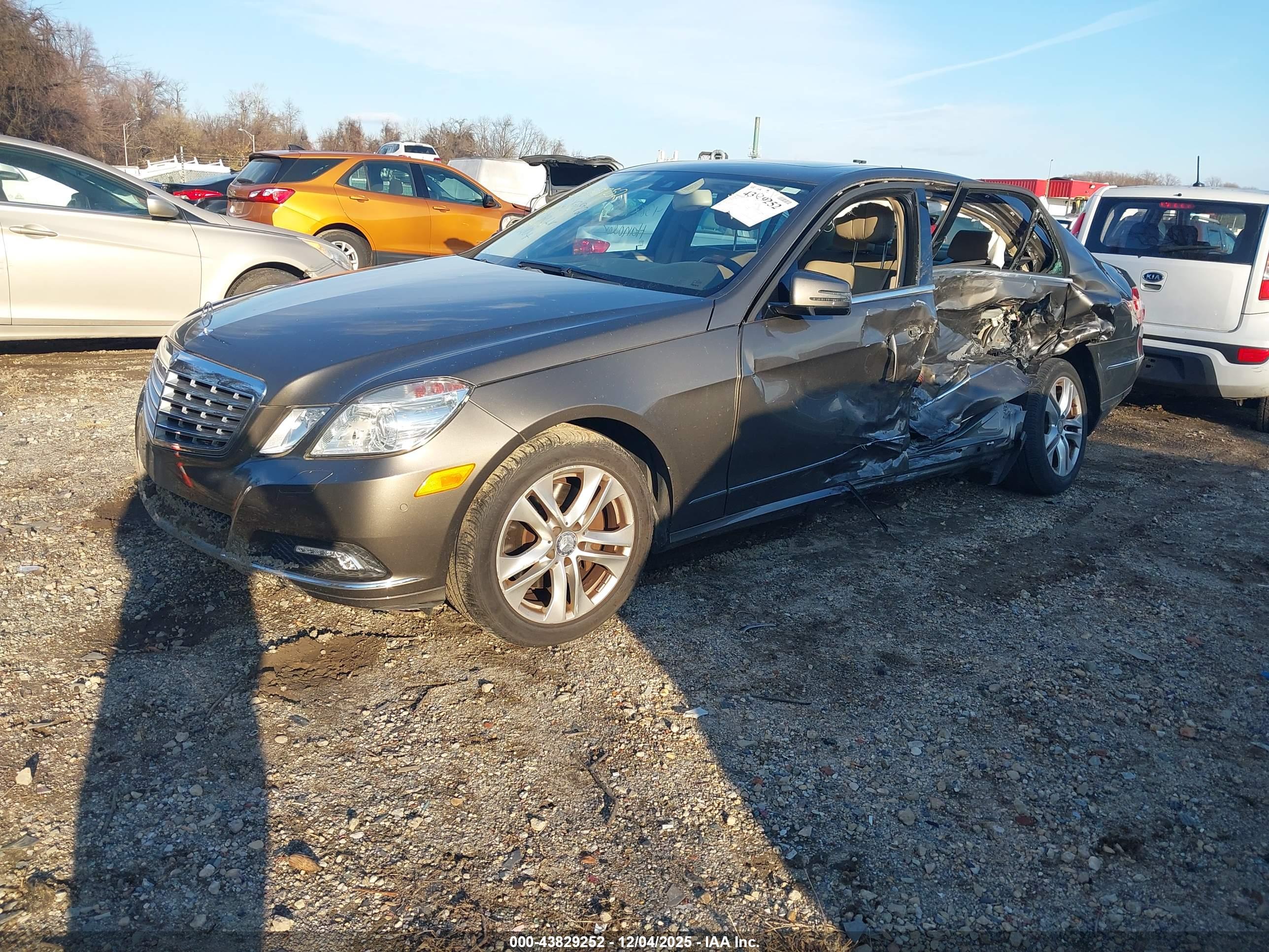 MERCEDES-BENZ E image 2