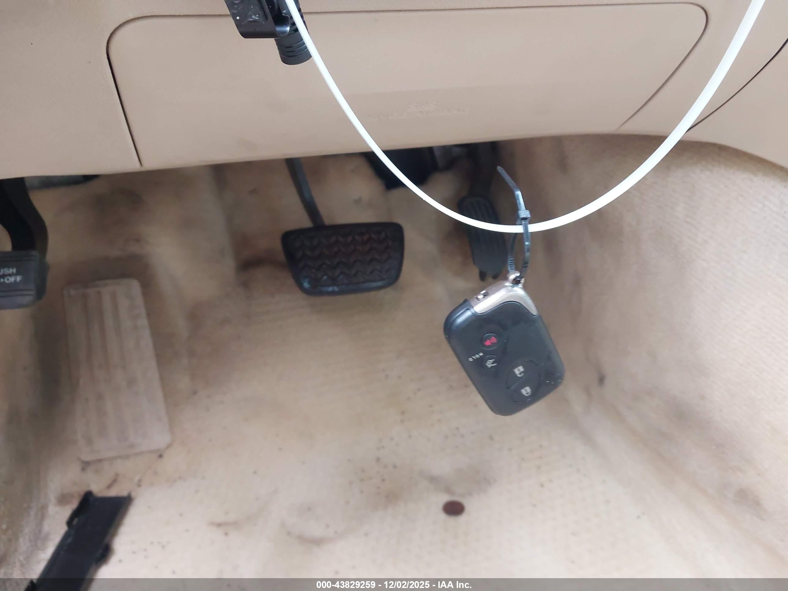 LEXUS ES image 11