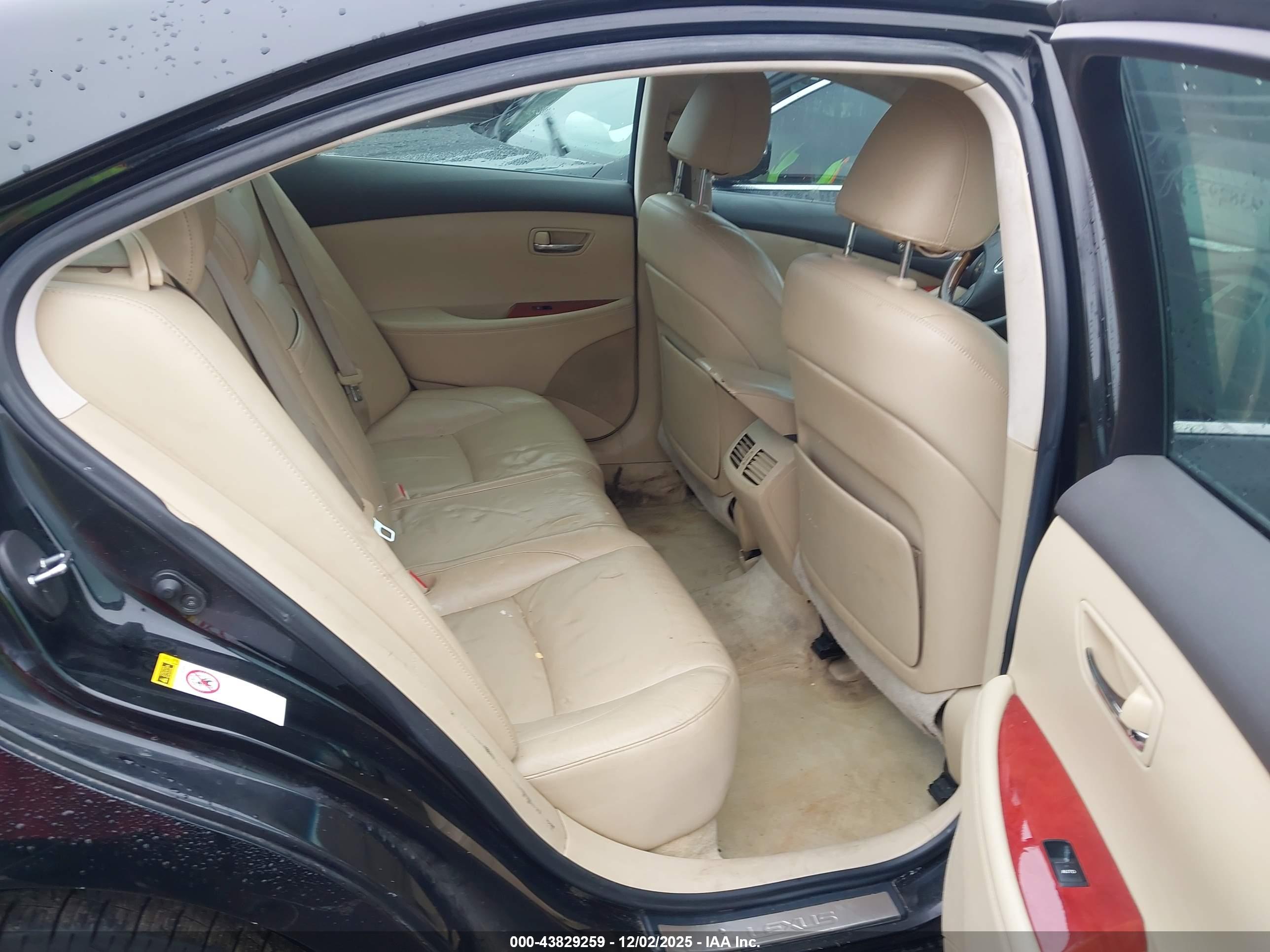 LEXUS ES image 8