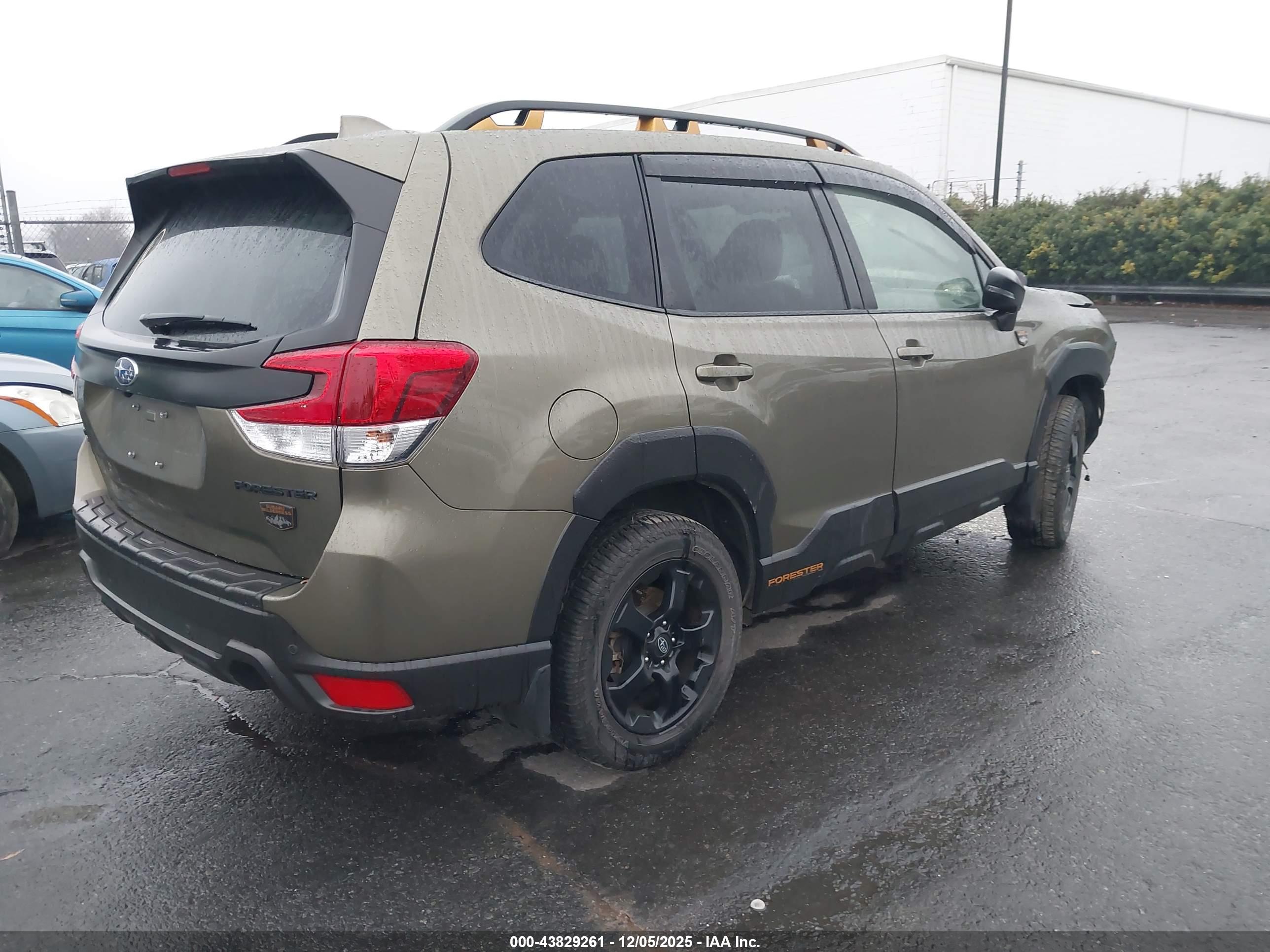 SUBARU FORESTER image 4