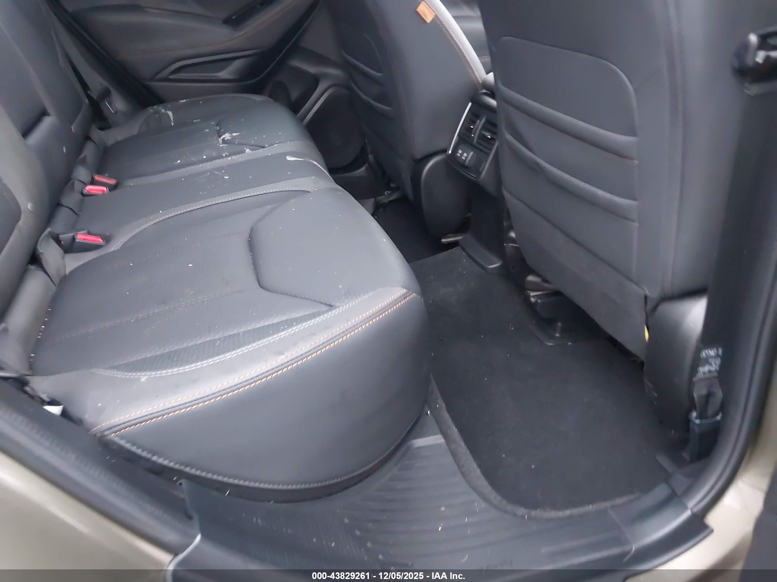 SUBARU FORESTER image 8