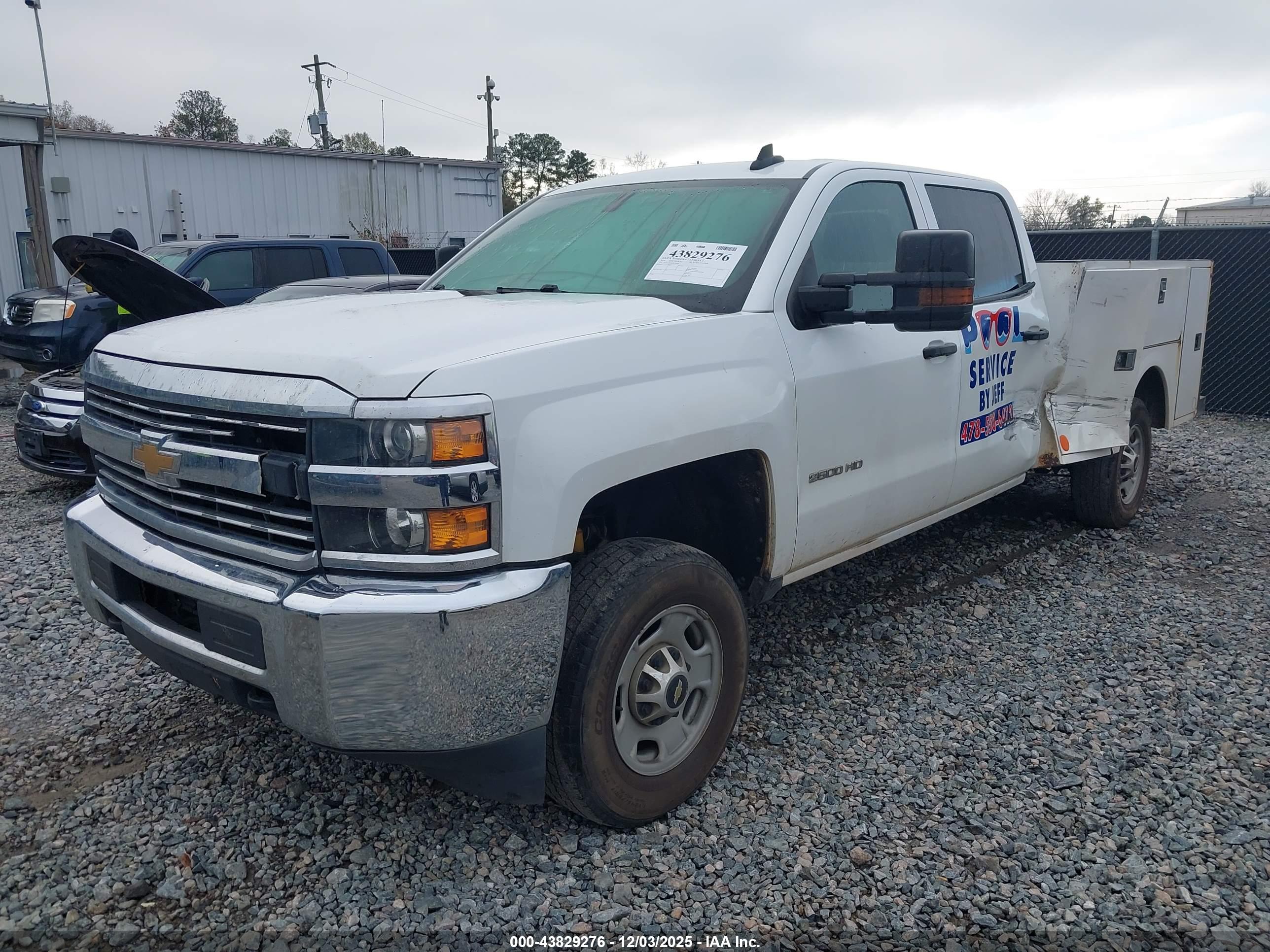 CHEVROLET SILVERADO image 2